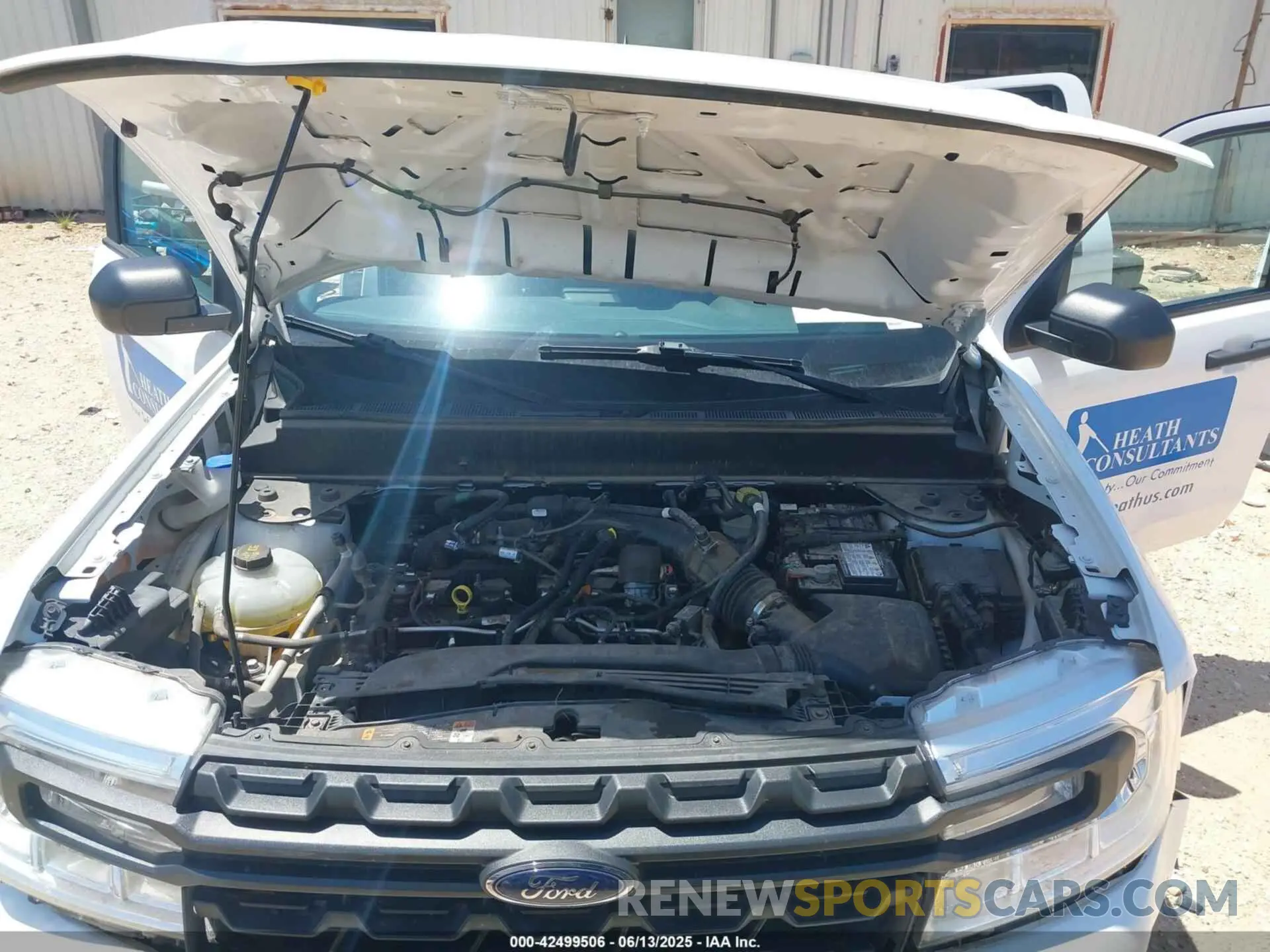 10 Photograph of a damaged car 3FTTW8E92NRB00609 FORD MAVERICK 2022