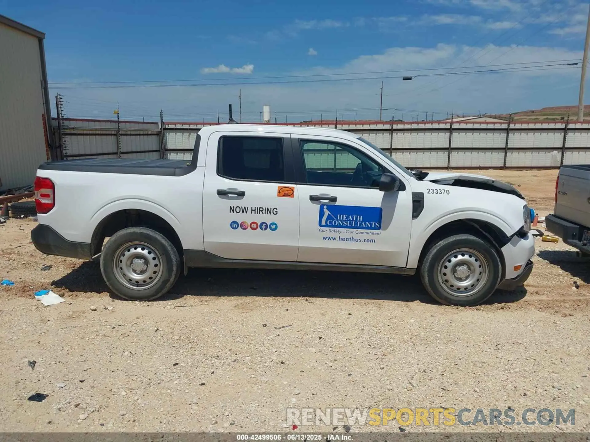 13 Photograph of a damaged car 3FTTW8E92NRB00609 FORD MAVERICK 2022