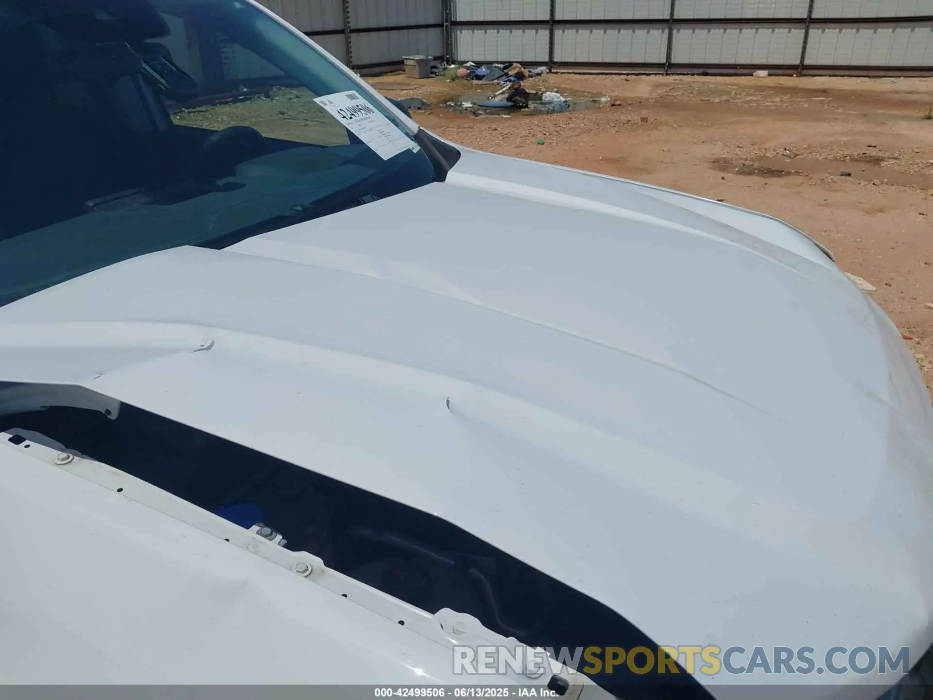 17 Photograph of a damaged car 3FTTW8E92NRB00609 FORD MAVERICK 2022