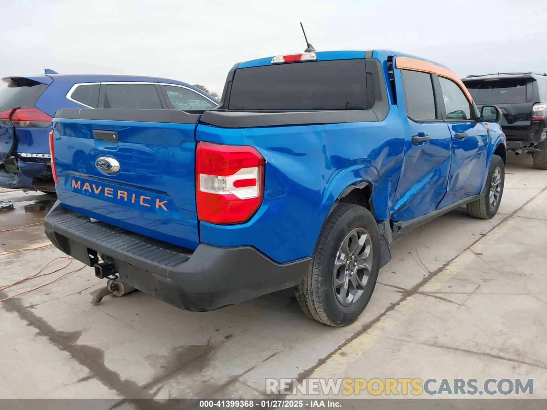 4 Photograph of a damaged car 3FTTW8E96NRA85595 FORD MAVERICK 2022
