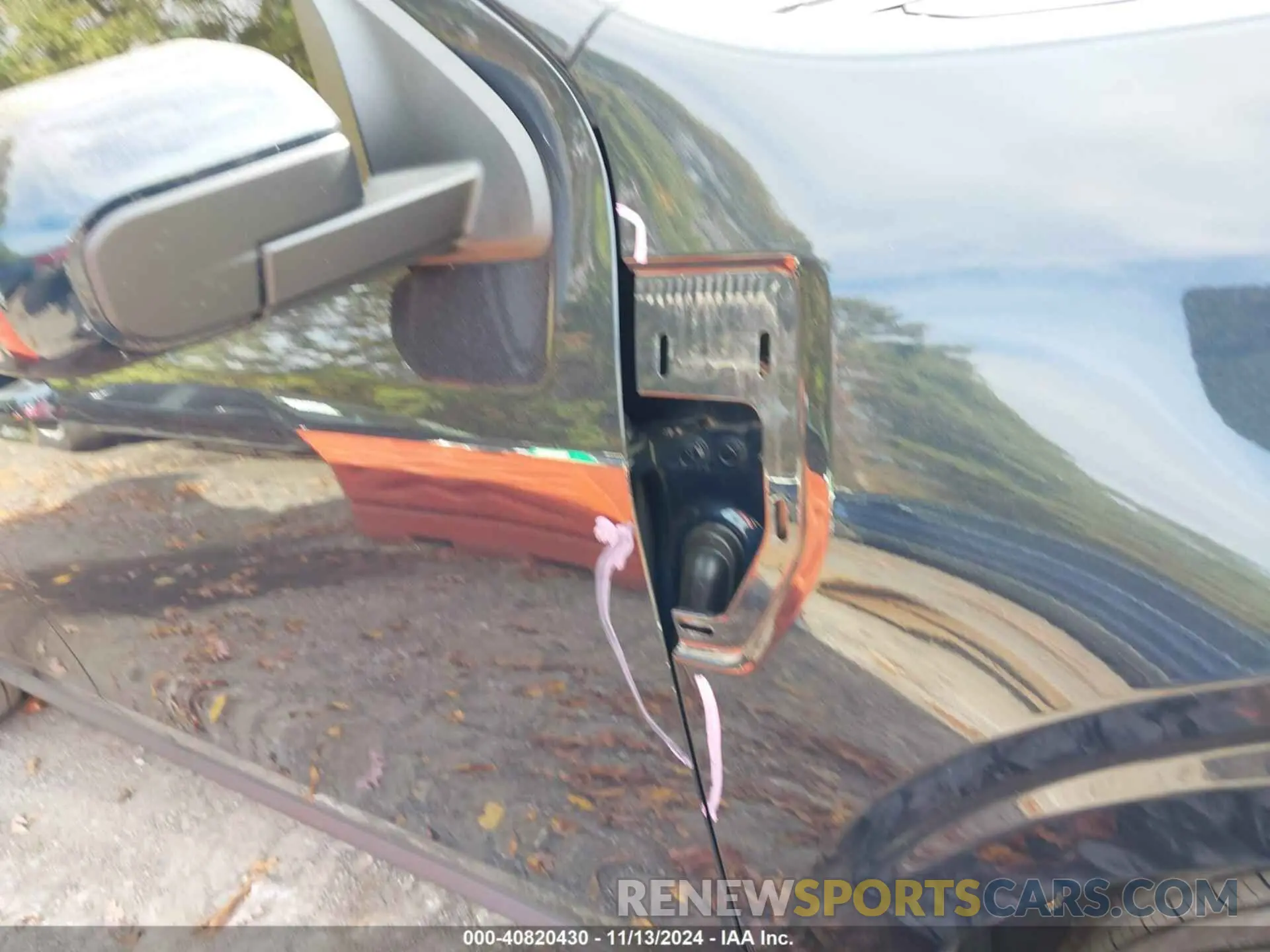 17 Photograph of a damaged car 3FTTW8E9XNRA22208 FORD MAVERICK 2022