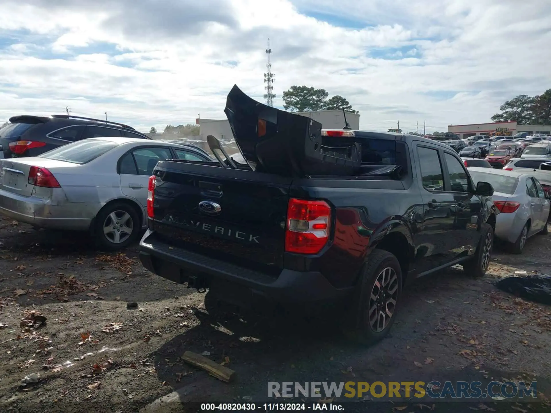 4 Photograph of a damaged car 3FTTW8E9XNRA22208 FORD MAVERICK 2022