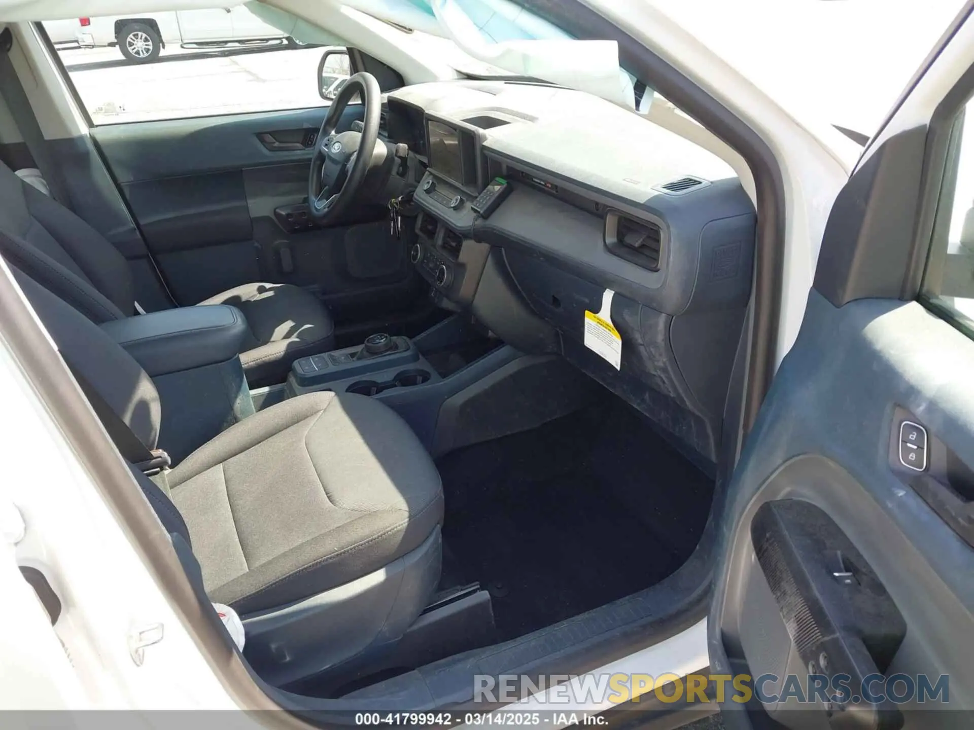 5 Photograph of a damaged car 3FTTW8E9XNRB02091 FORD MAVERICK 2022