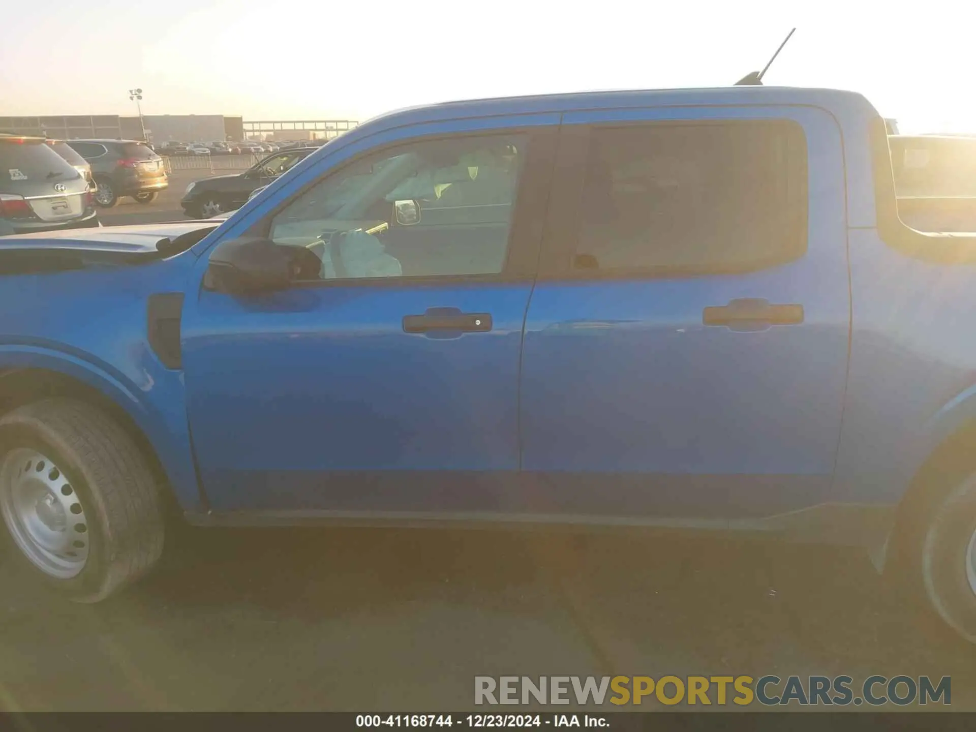 14 Photograph of a damaged car 3FTTW8F95NRA52831 FORD MAVERICK 2022