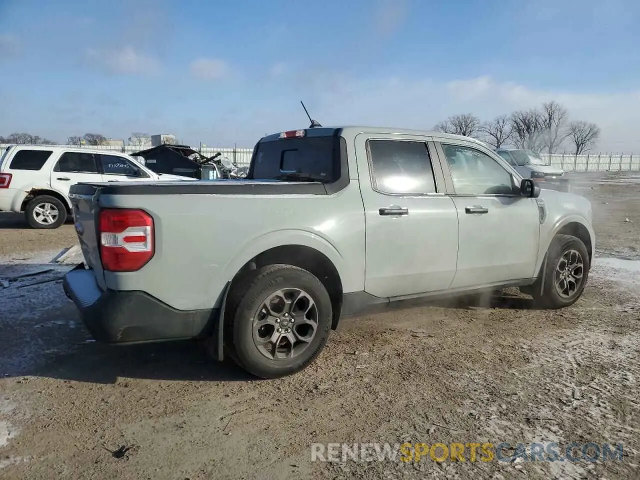 3 Photograph of a damaged car 3FTTW8F97NRA44102 FORD MAVERICK 2022
