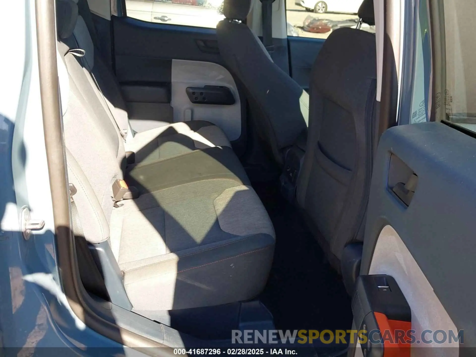 8 Photograph of a damaged car 3FTTW8F99NRA55540 FORD MAVERICK 2022