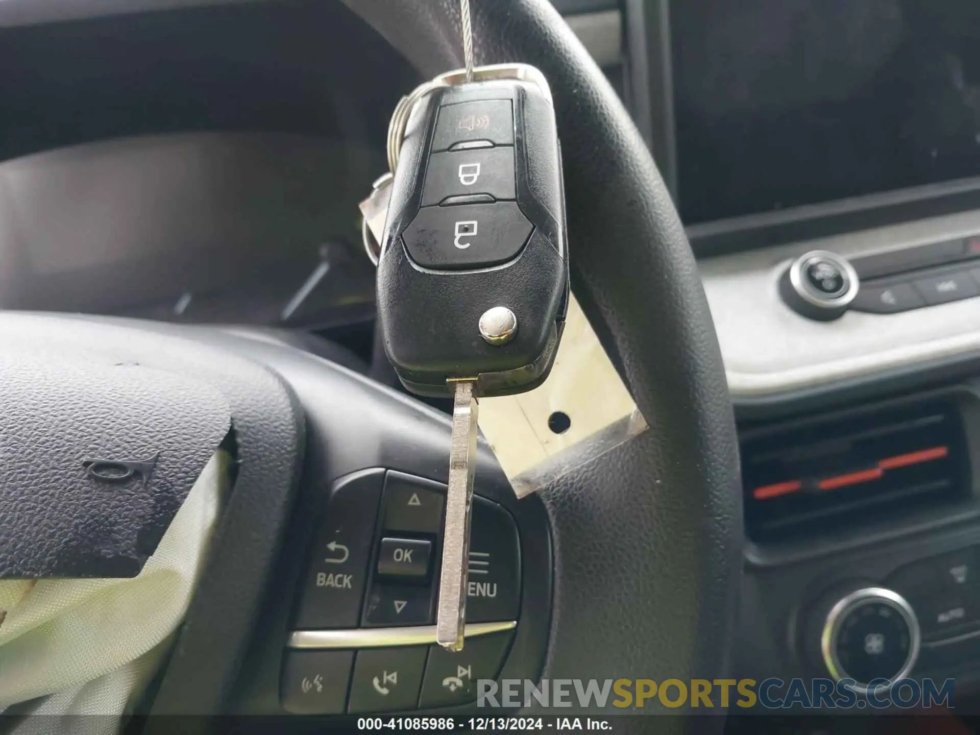 11 Photograph of a damaged car 3FTTW8F9XNRA27715 FORD MAVERICK 2022