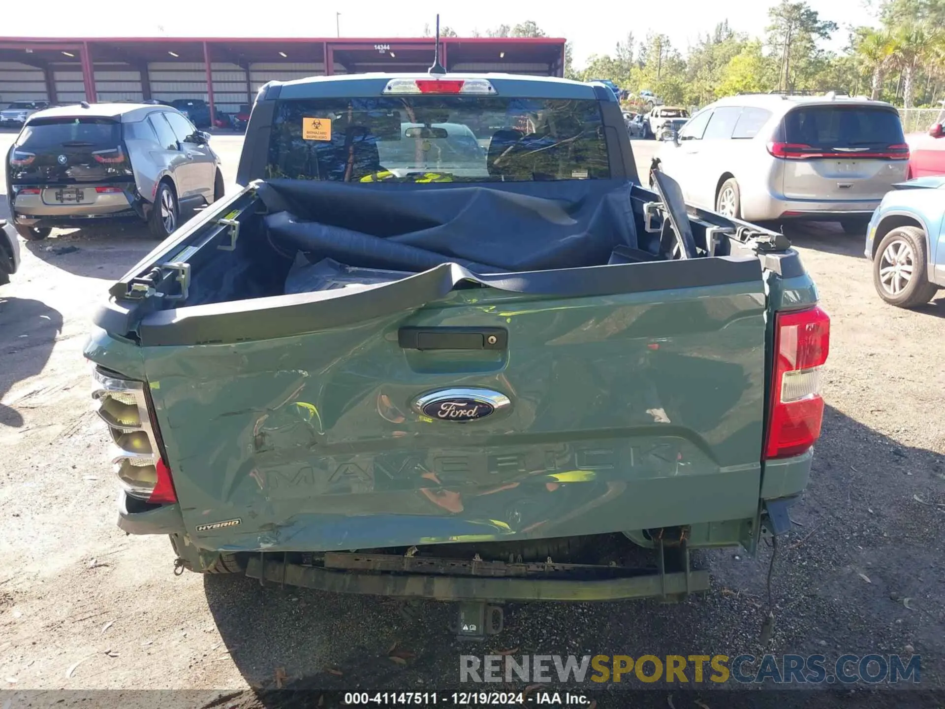17 Photograph of a damaged car 3FTTW8E32PRA56304 FORD MAVERICK 2023