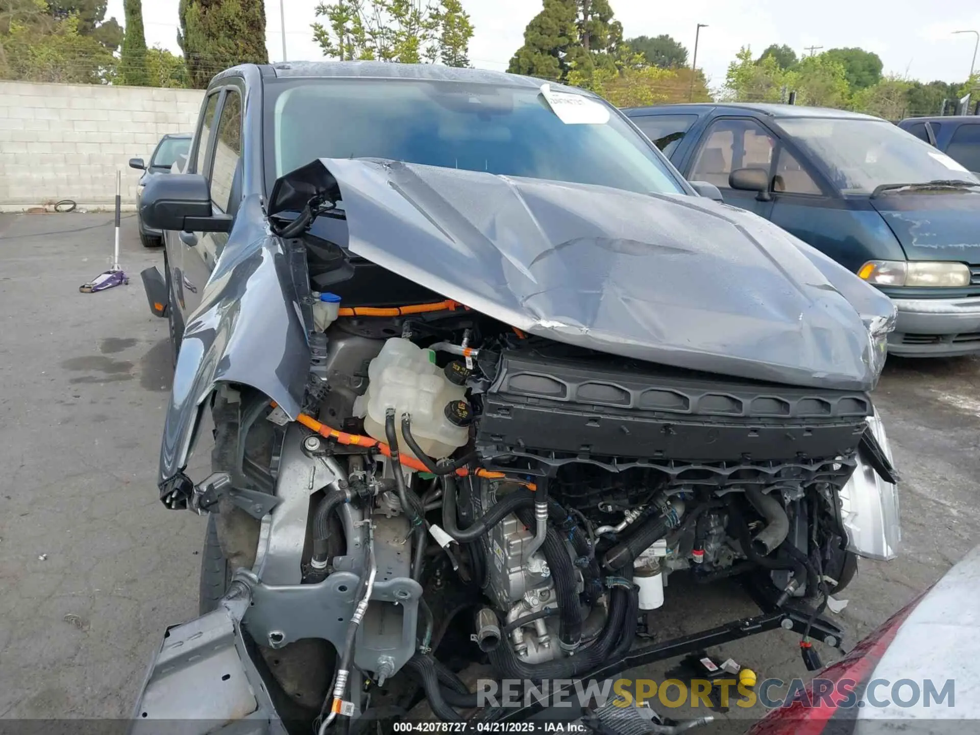 13 Photograph of a damaged car 3FTTW8E35PRA70343 FORD MAVERICK 2023