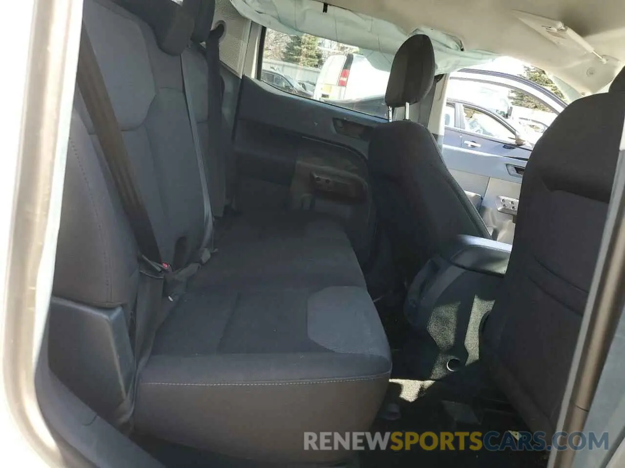 10 Photograph of a damaged car 3FTTW8E92PRA06278 FORD MAVERICK 2023