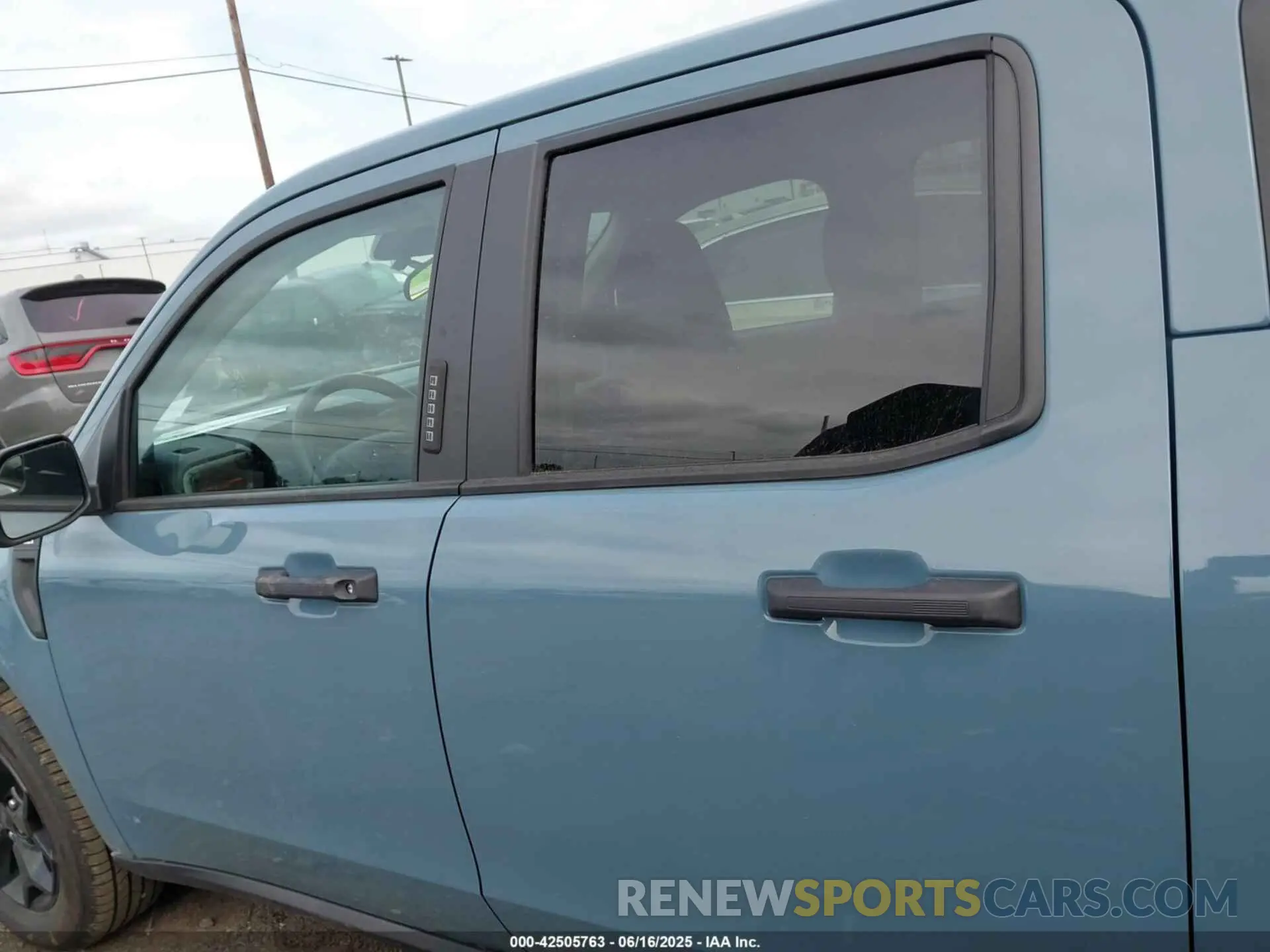 14 Photograph of a damaged car 3FTTW8F94PRA10153 FORD MAVERICK 2023