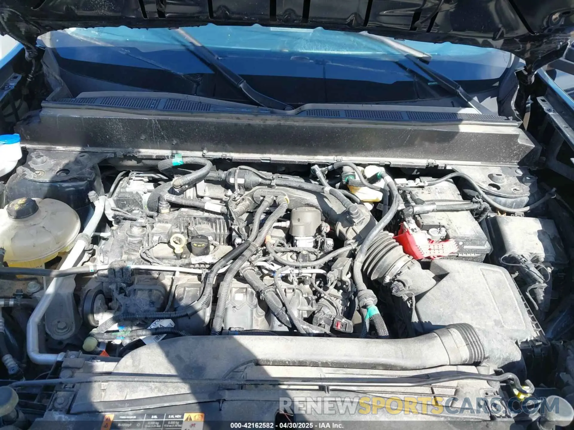10 Photograph of a damaged car 3FTTW8F97PRA44880 FORD MAVERICK 2023