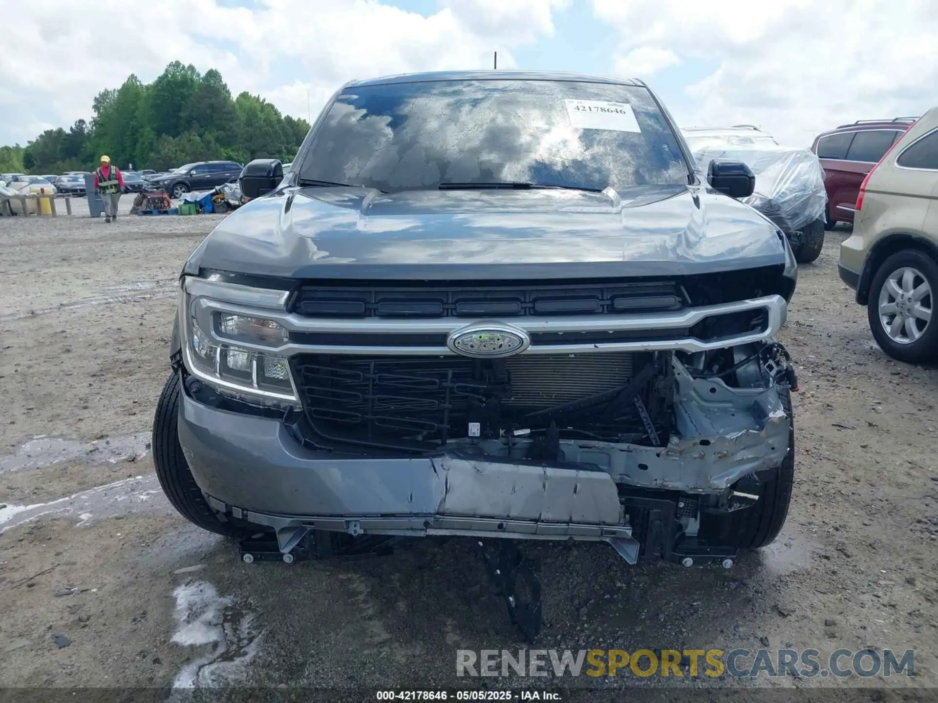 12 Photograph of a damaged car 3FTTW8M31RRB31272 FORD MAVERICK 2024