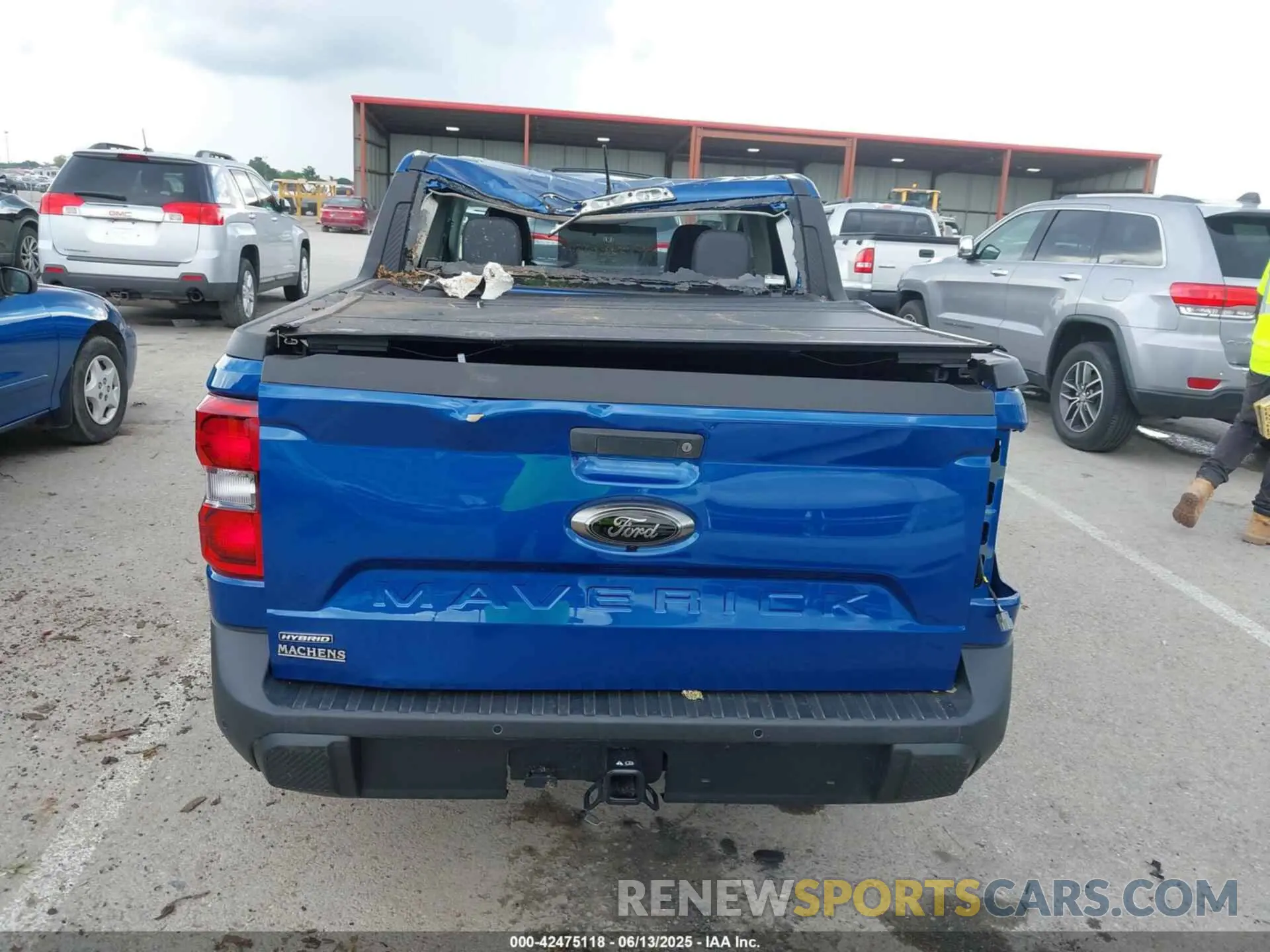 17 Photograph of a damaged car 3FTTW8M3XRRB56672 FORD MAVERICK 2024