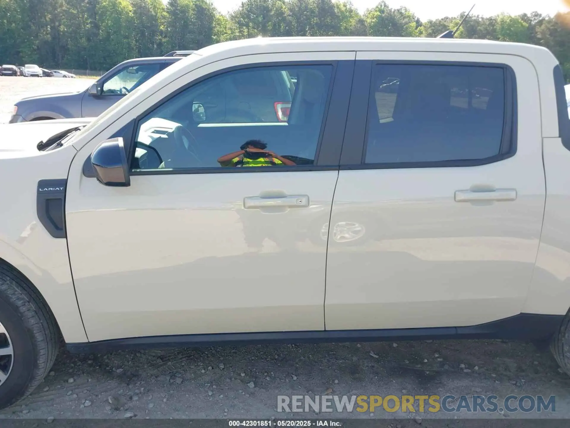 14 Photograph of a damaged car 3FTTW8S91RRA03024 FORD MAVERICK 2024
