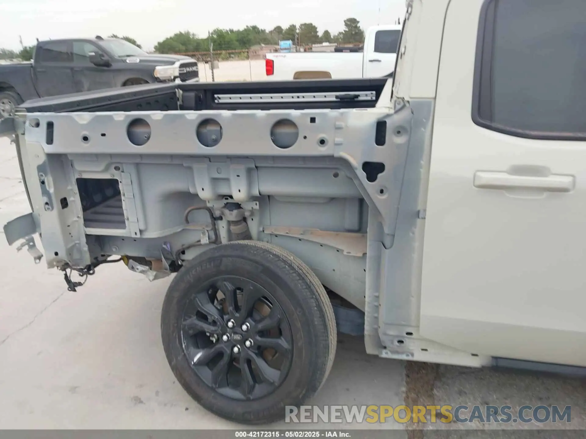 6 Photograph of a damaged car 3FTTW8S91RRA10104 FORD MAVERICK 2024