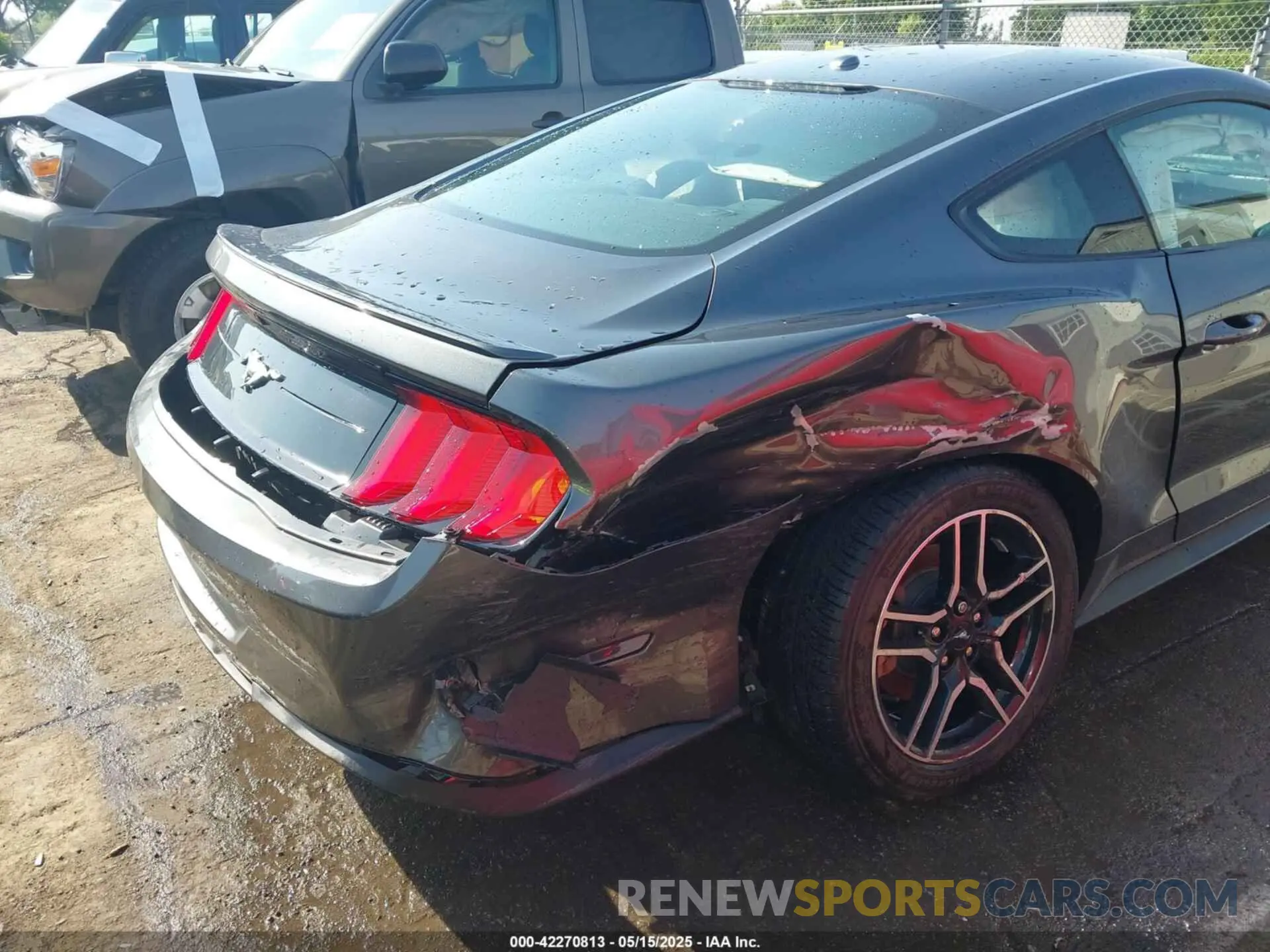 6 Photograph of a damaged car 1F86B8TH3K5173920 FORD MUSTANG 2019
