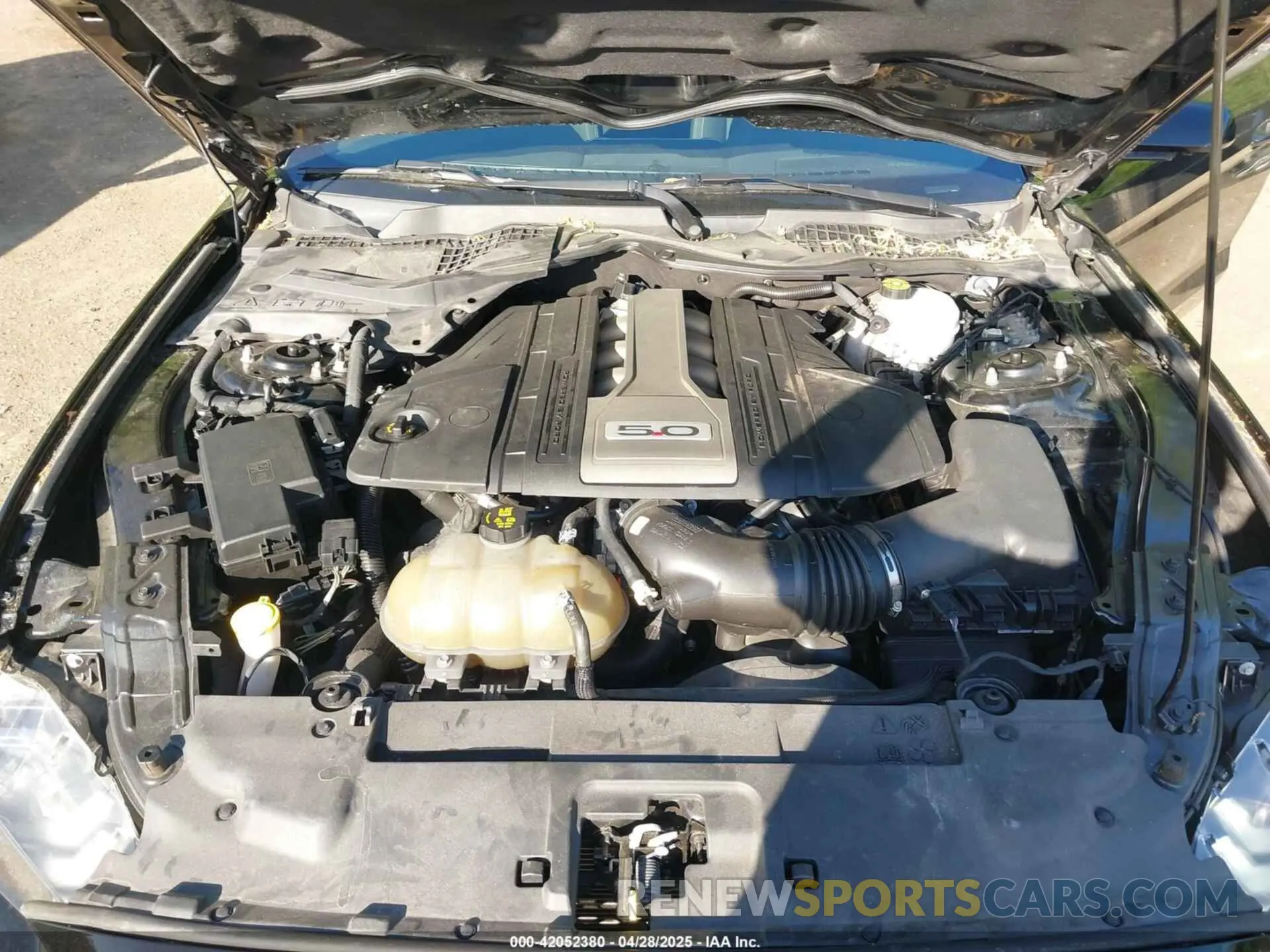 10 Photograph of a damaged car 1FA6P8CF2K5108720 FORD MUSTANG 2019
