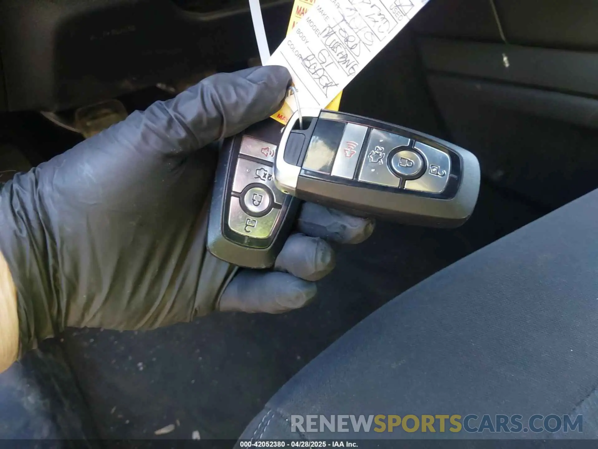 11 Photograph of a damaged car 1FA6P8CF2K5108720 FORD MUSTANG 2019