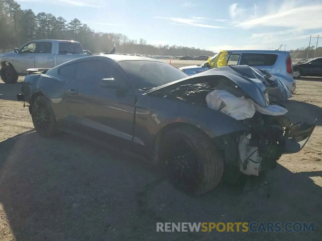 4 Фотография поврежденного автомобиля 1FA6P8CF2K5125369 FORD MUSTANG 2019