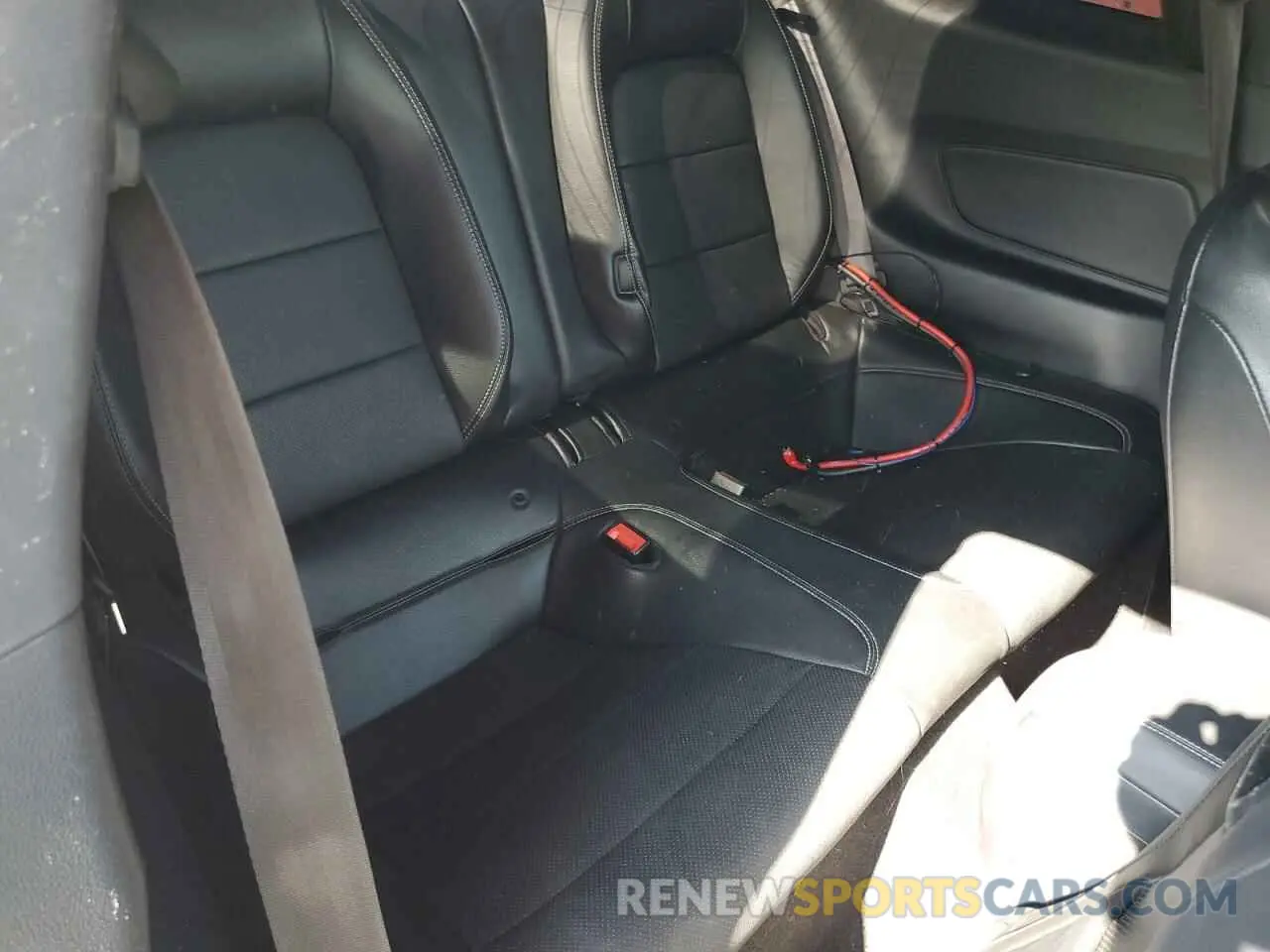 10 Photograph of a damaged car 1FA6P8CF3K5101842 FORD MUSTANG 2019