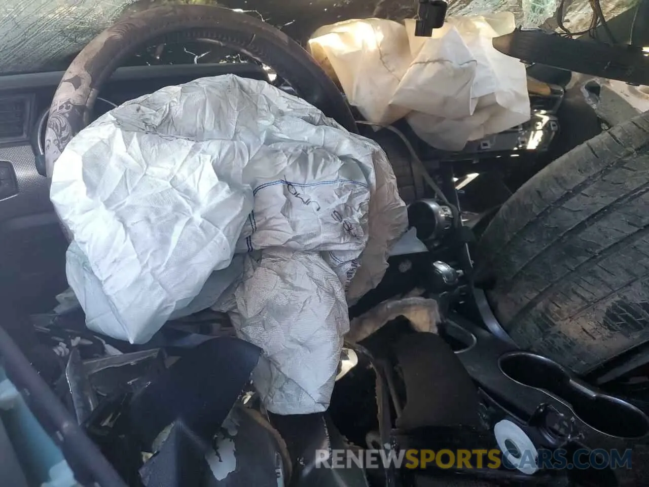 8 Photograph of a damaged car 1FA6P8CF3K5191560 FORD MUSTANG 2019
