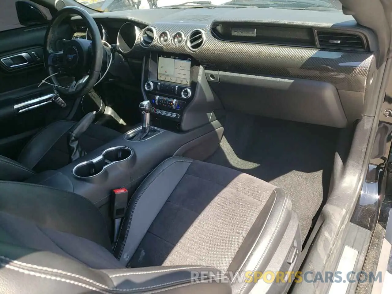 8 Photograph of a damaged car 1FA6P8CF4K5202582 FORD MUSTANG 2019