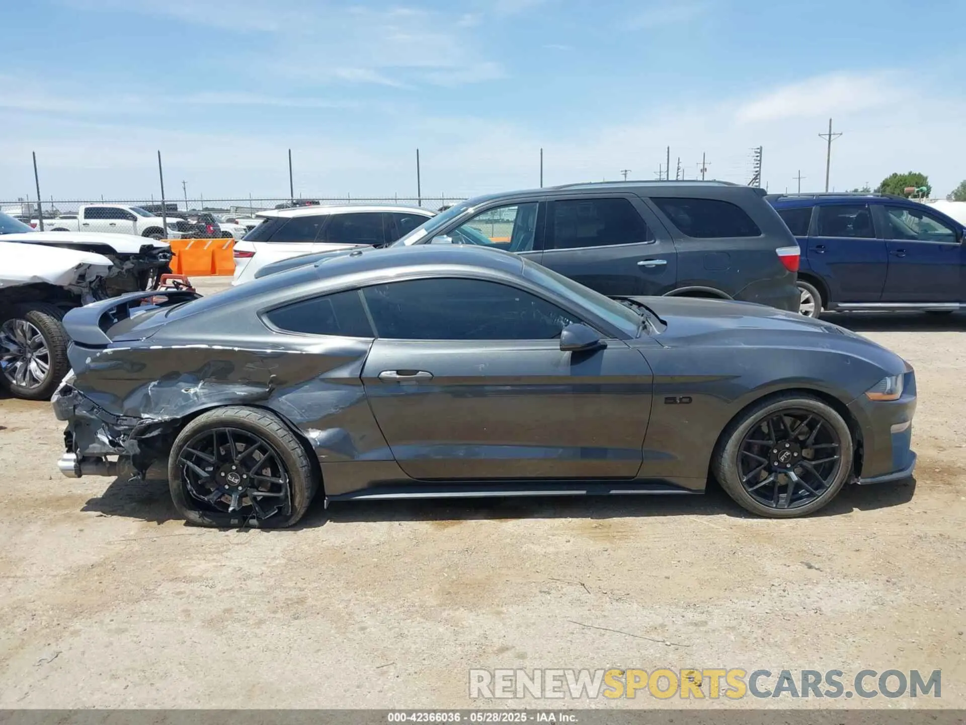 14 Photograph of a damaged car 1FA6P8CF5K5125267 FORD MUSTANG 2019