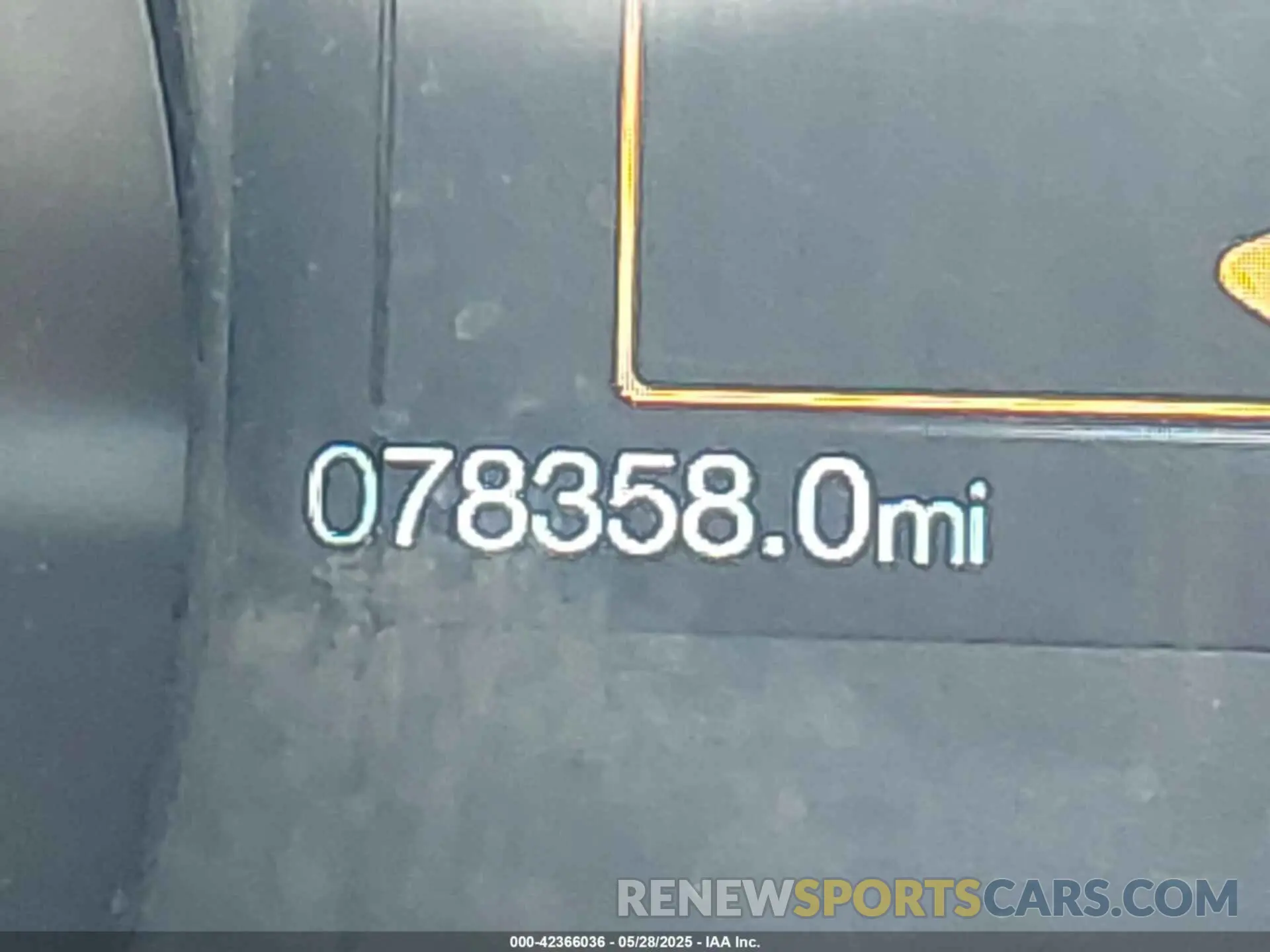 16 Photograph of a damaged car 1FA6P8CF5K5125267 FORD MUSTANG 2019
