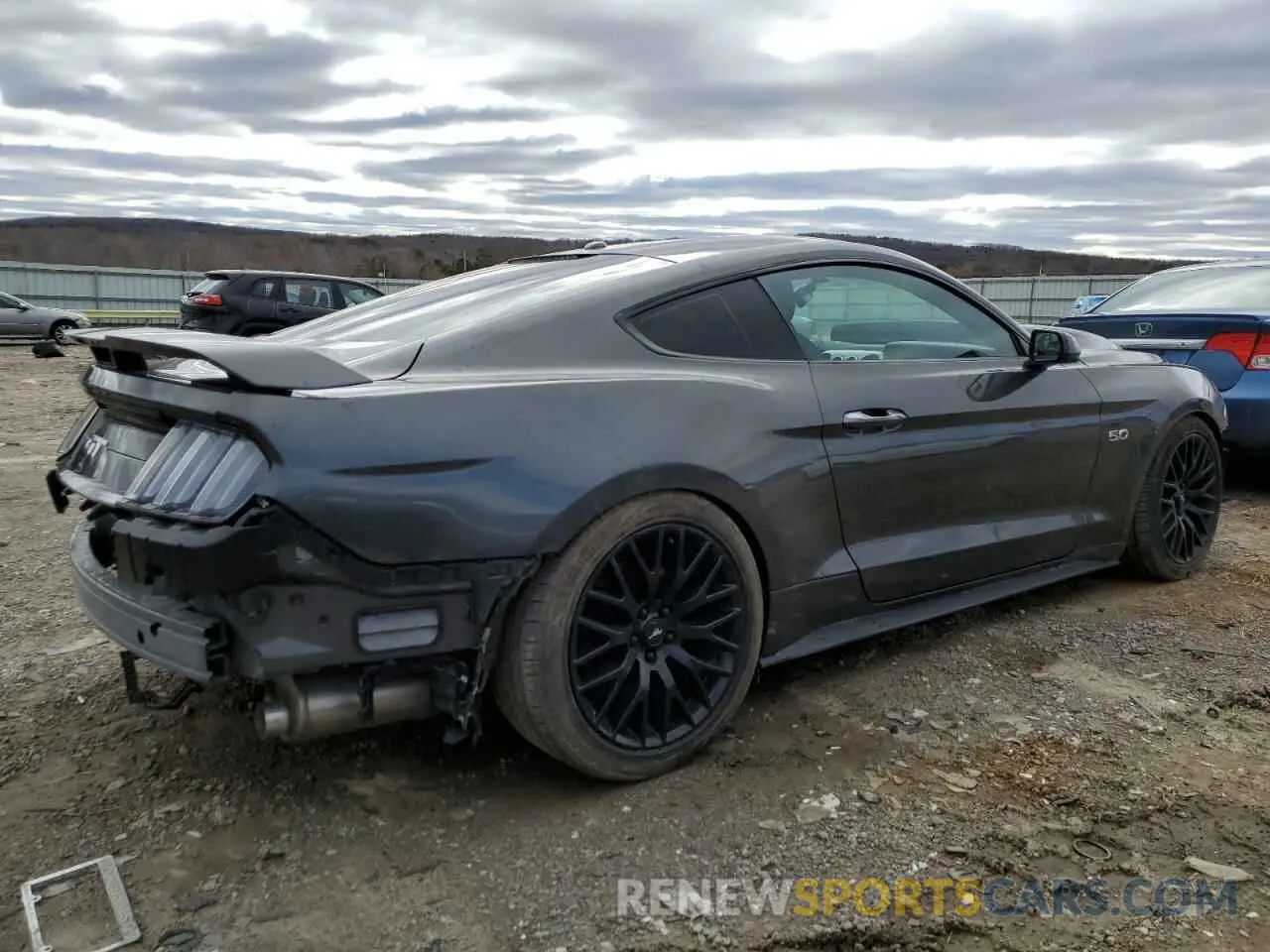 3 Фотография поврежденного автомобиля 1FA6P8CF5K5167812 FORD MUSTANG 2019