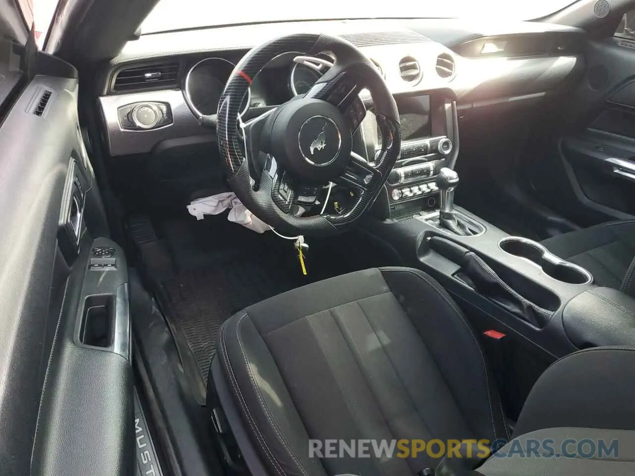 8 Photograph of a damaged car 1FA6P8CF5K5178437 FORD MUSTANG 2019