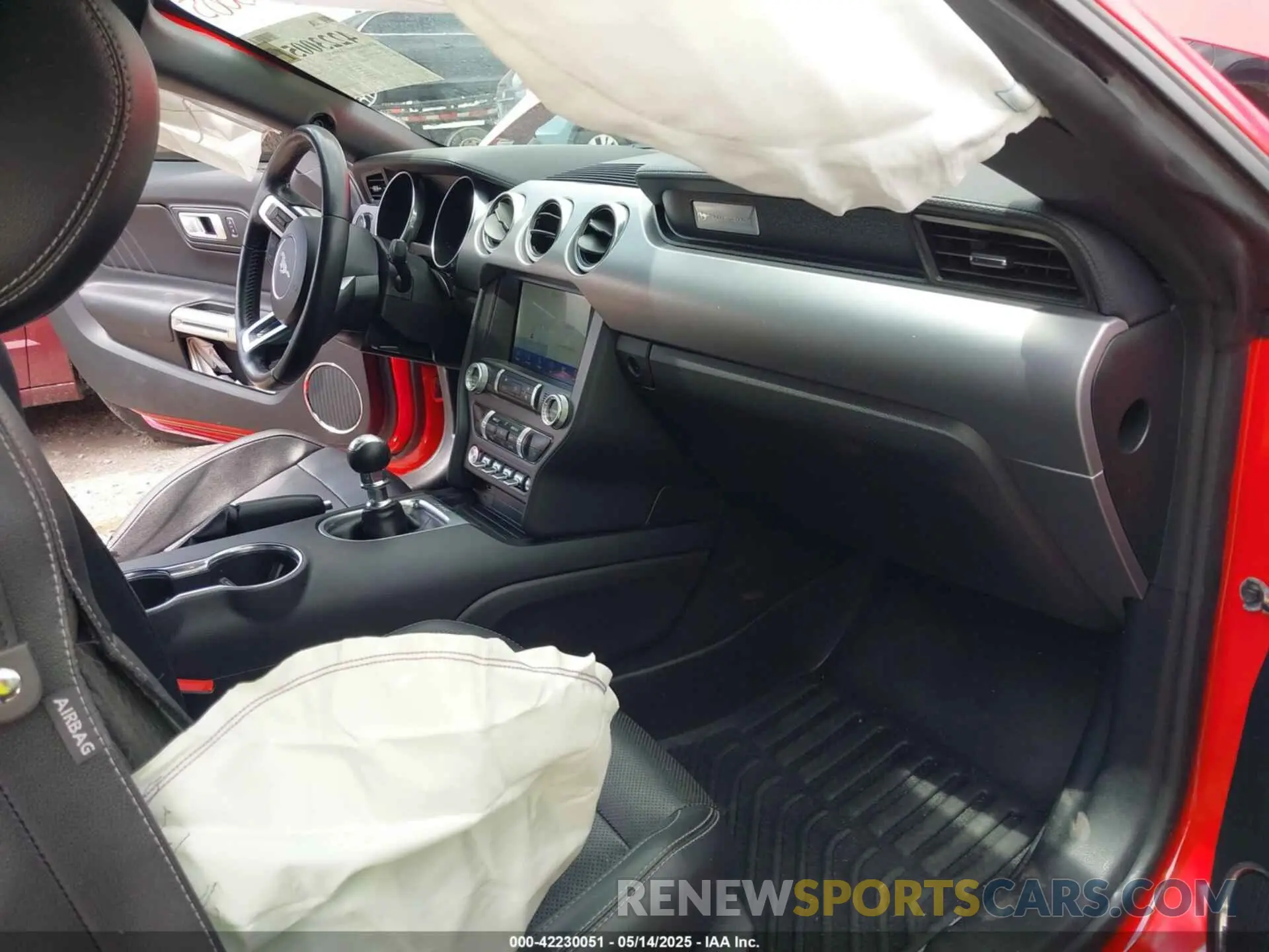 5 Photograph of a damaged car 1FA6P8CF7K5124590 FORD MUSTANG 2019