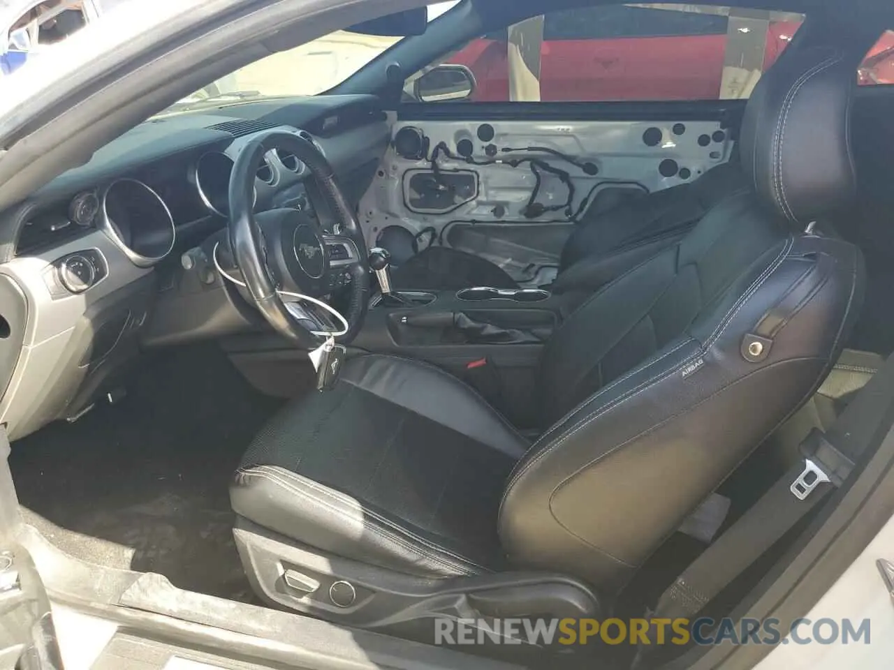 7 Фотография поврежденного автомобиля 1FA6P8CF7K5144144 FORD MUSTANG 2019