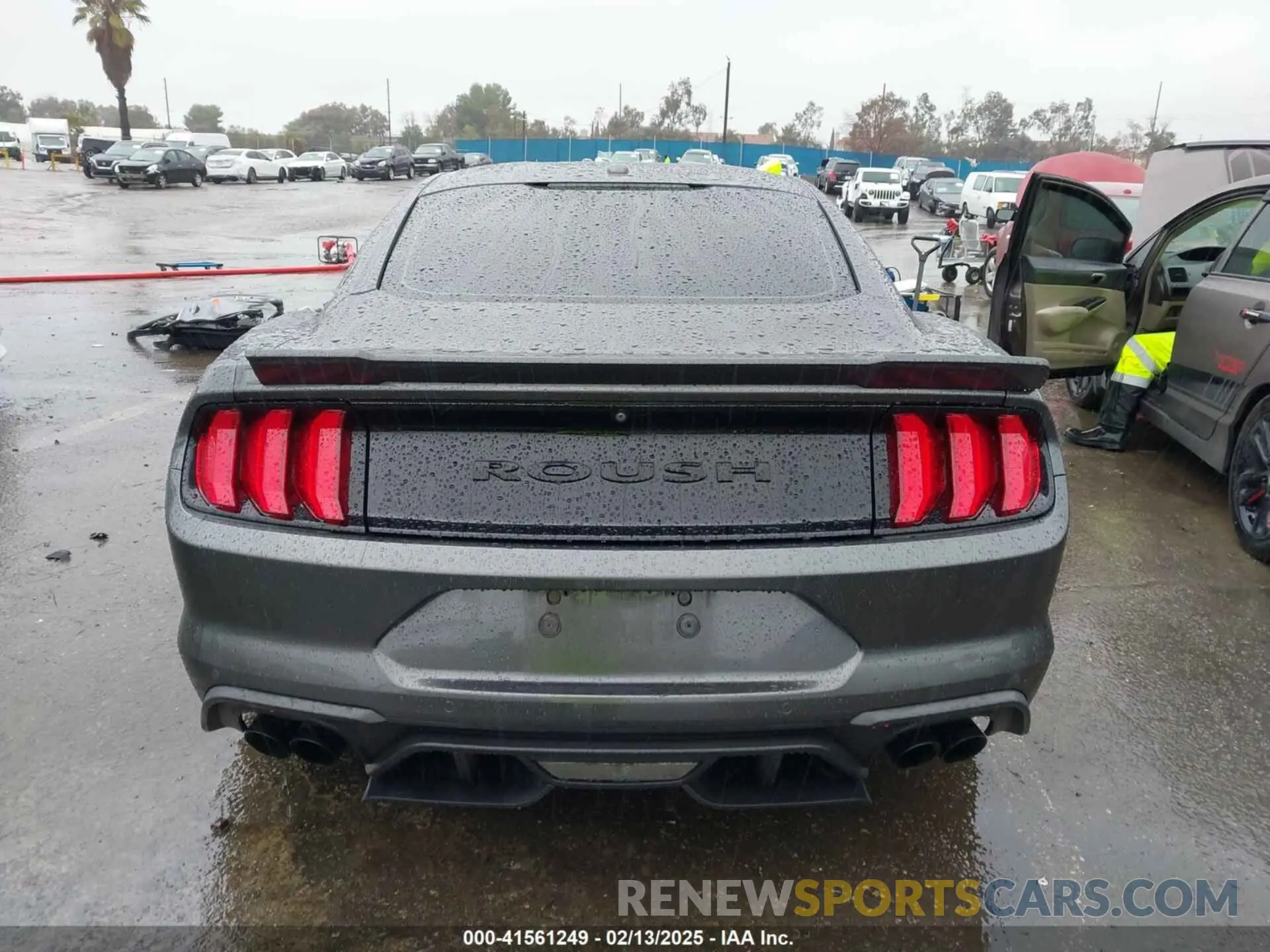 16 Photograph of a damaged car 1FA6P8CF9K5106575 FORD MUSTANG 2019
