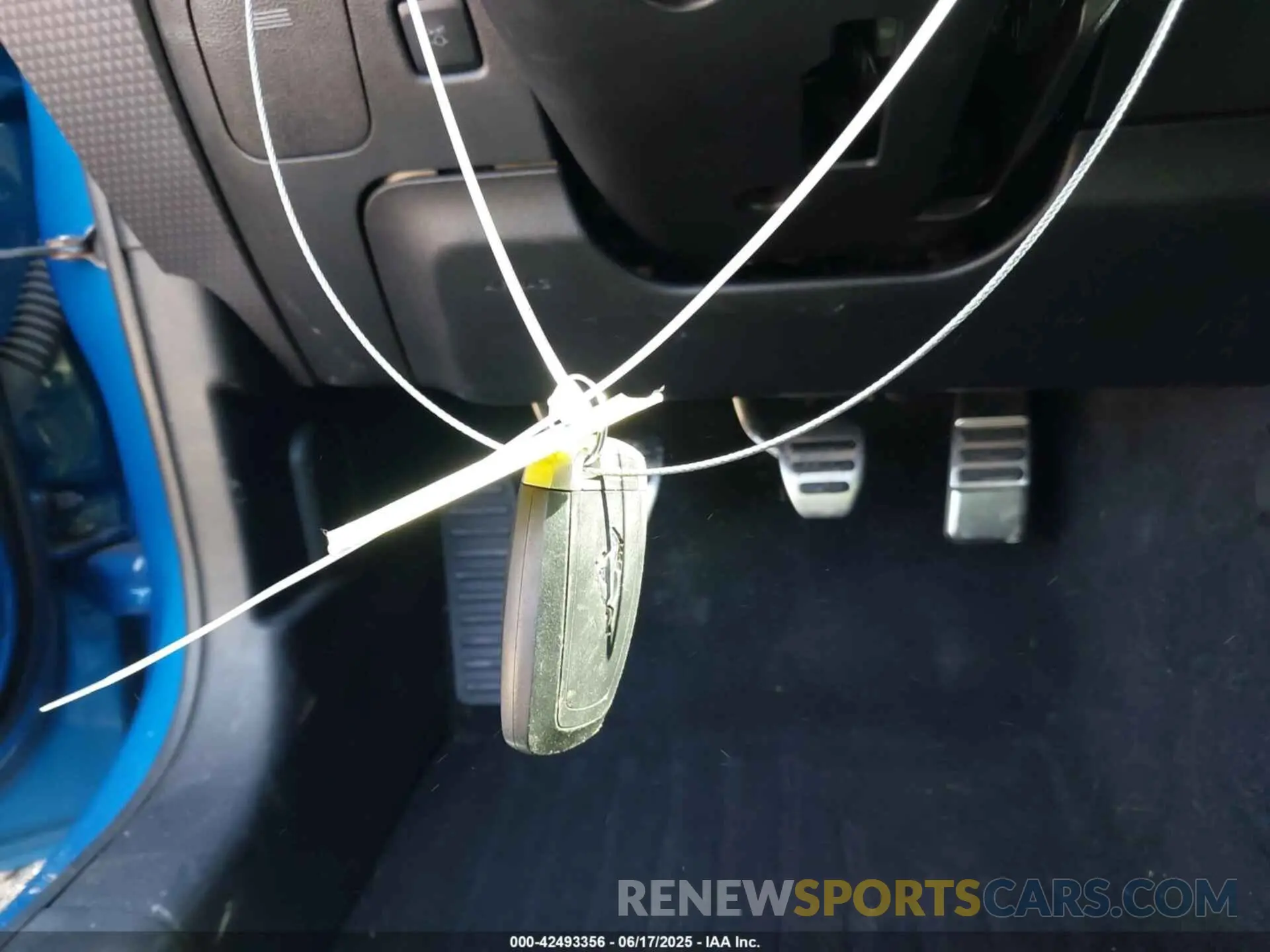 11 Photograph of a damaged car 1FA6P8CF9K5114756 FORD MUSTANG 2019