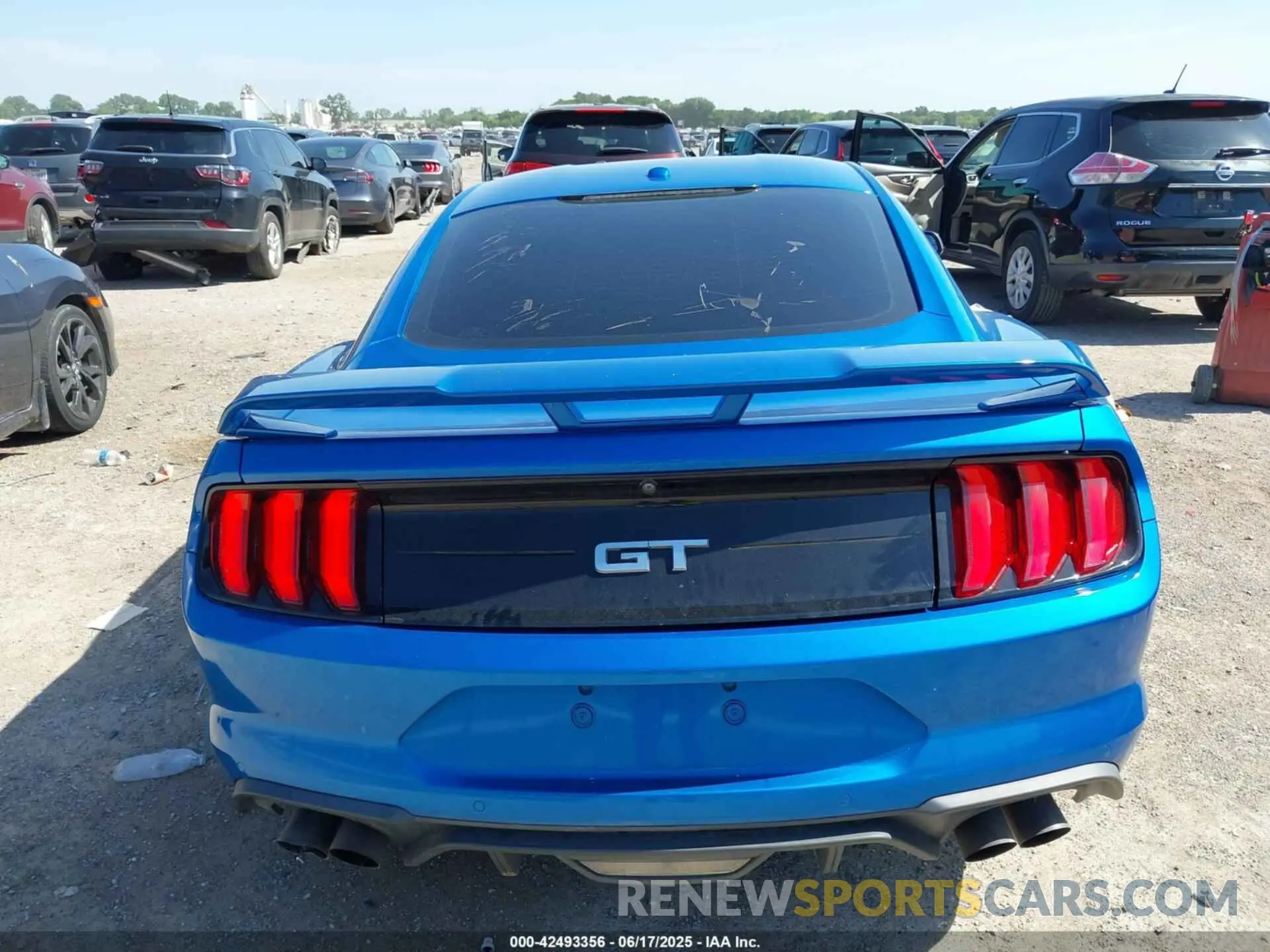 17 Photograph of a damaged car 1FA6P8CF9K5114756 FORD MUSTANG 2019
