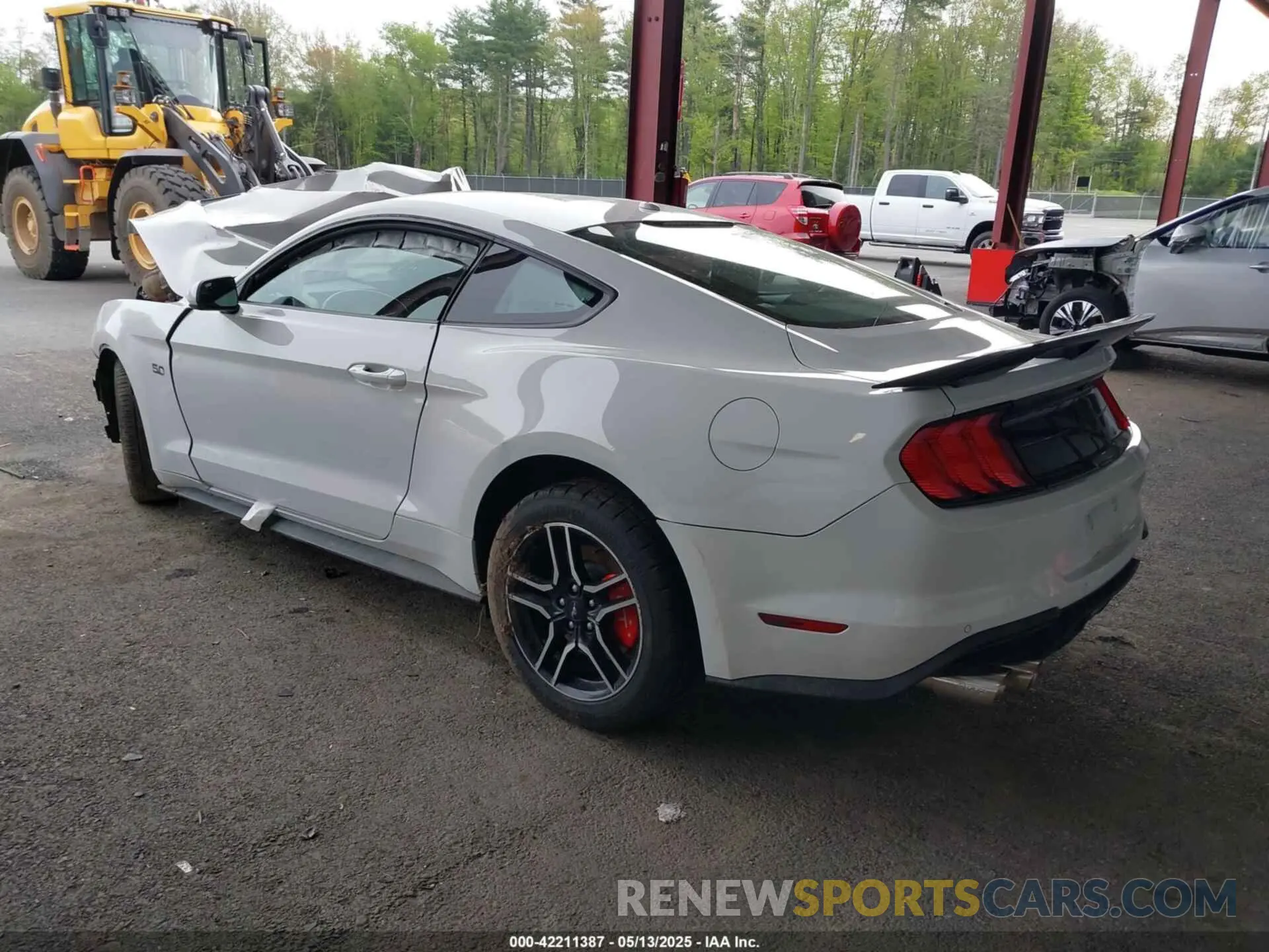3 Photograph of a damaged car 1FA6P8CFXK5194374 FORD MUSTANG 2019