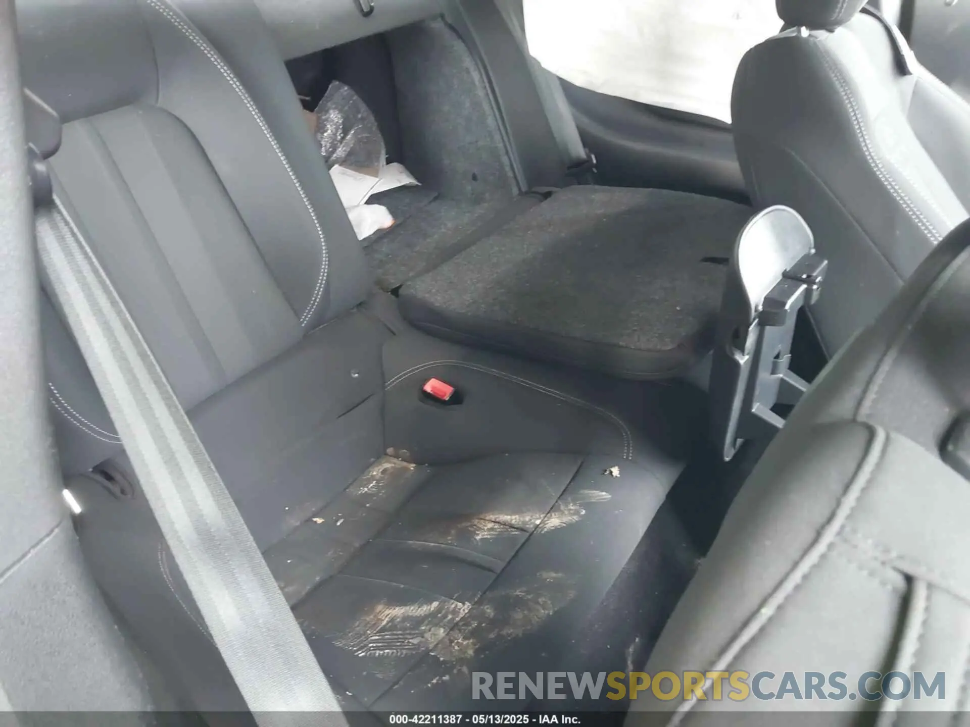 8 Photograph of a damaged car 1FA6P8CFXK5194374 FORD MUSTANG 2019
