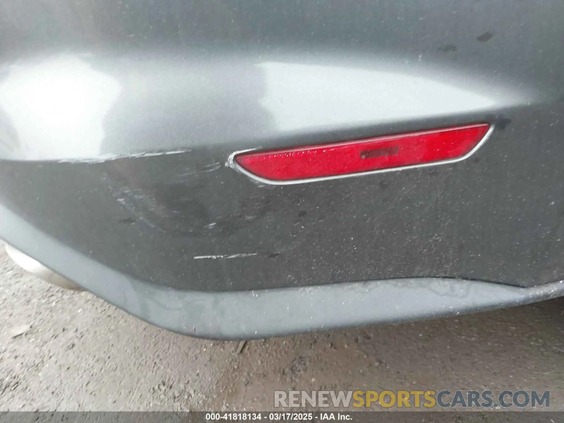 18 Photograph of a damaged car 1FA6P8TH0K5141149 FORD MUSTANG 2019