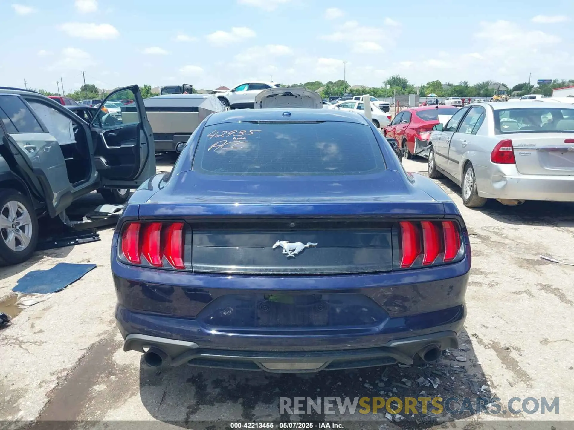 16 Photograph of a damaged car 1FA6P8TH0K5174930 FORD MUSTANG 2019