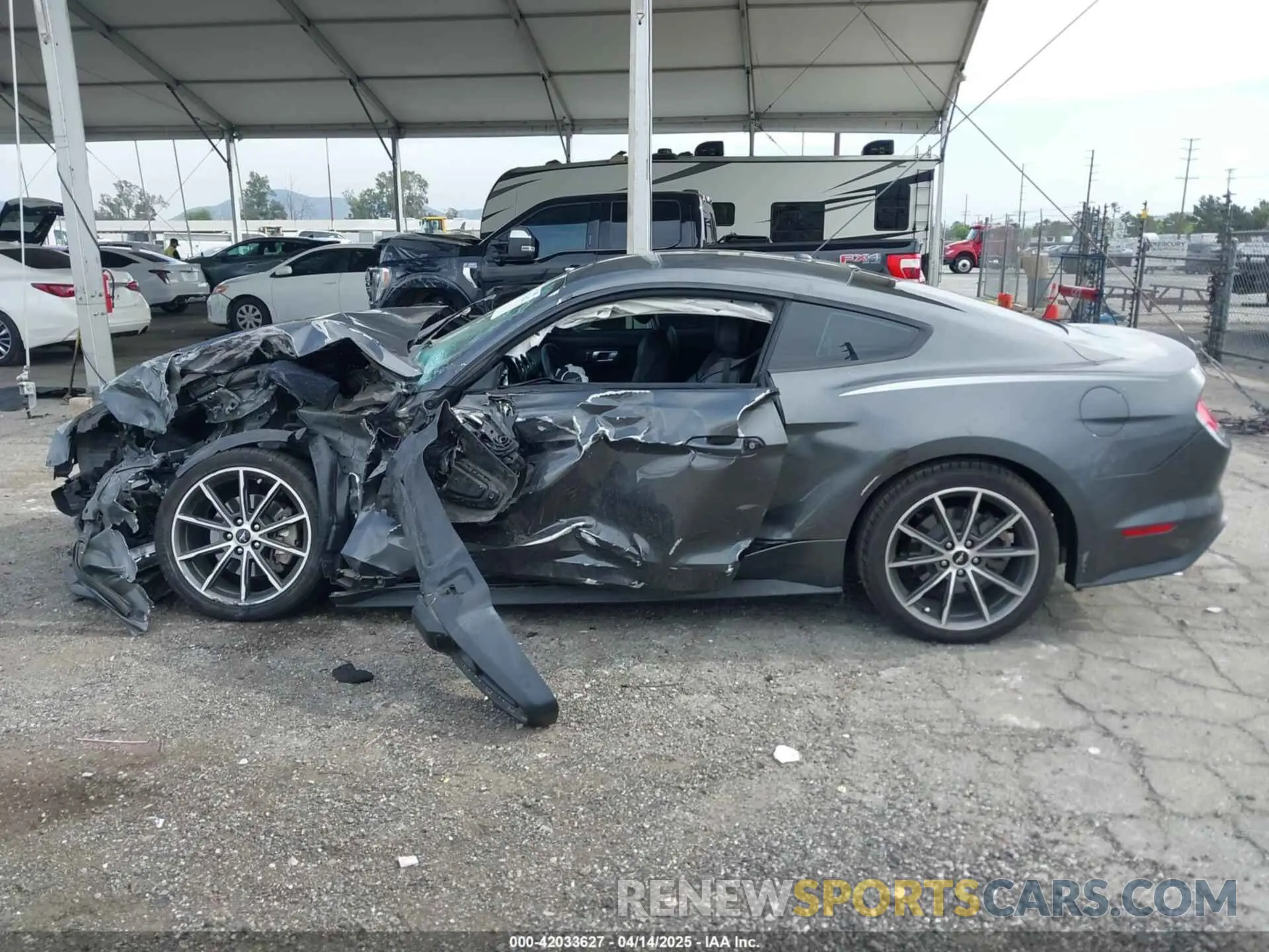 13 Photograph of a damaged car 1FA6P8TH2K5119105 FORD MUSTANG 2019