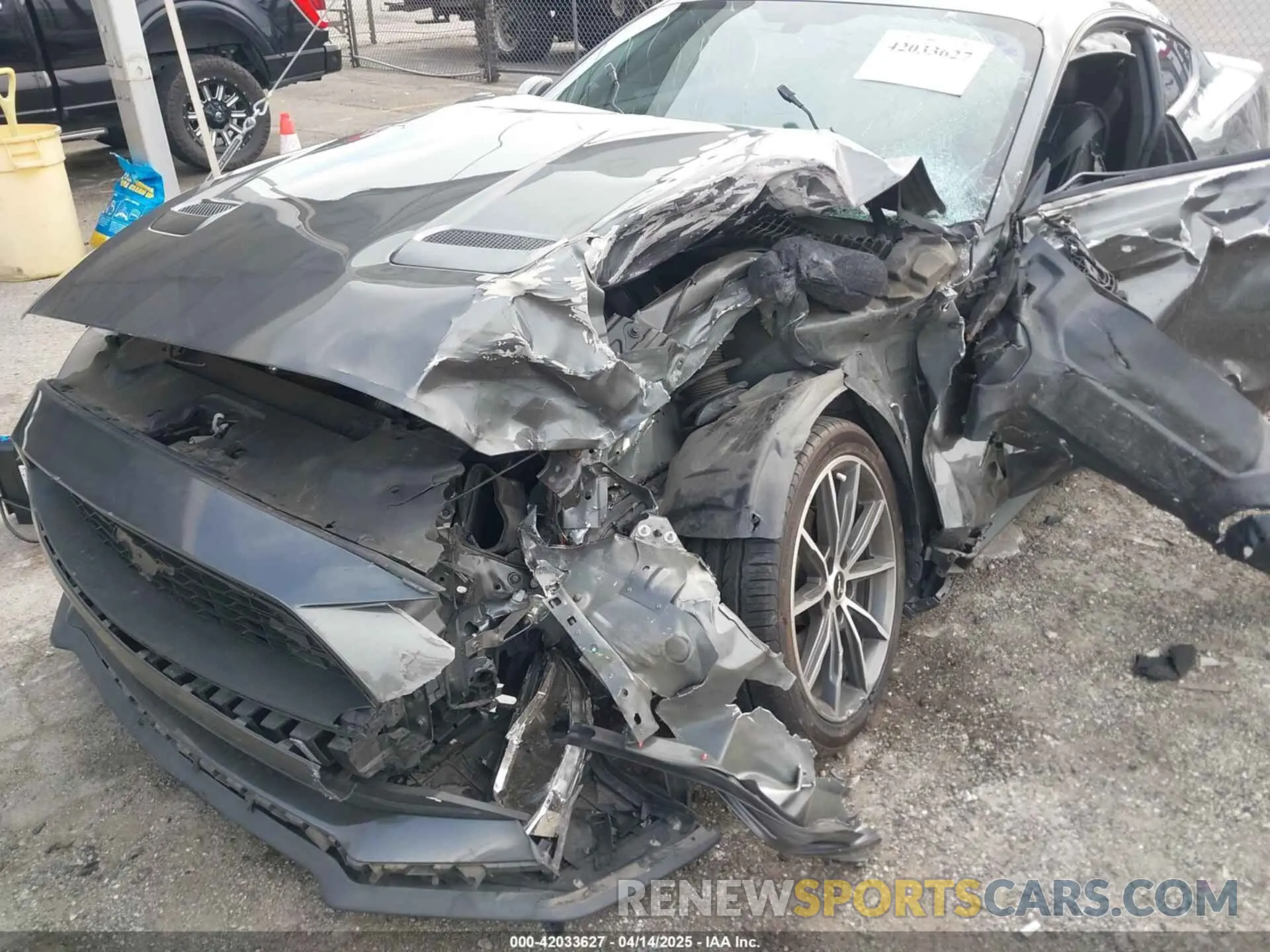 6 Photograph of a damaged car 1FA6P8TH2K5119105 FORD MUSTANG 2019