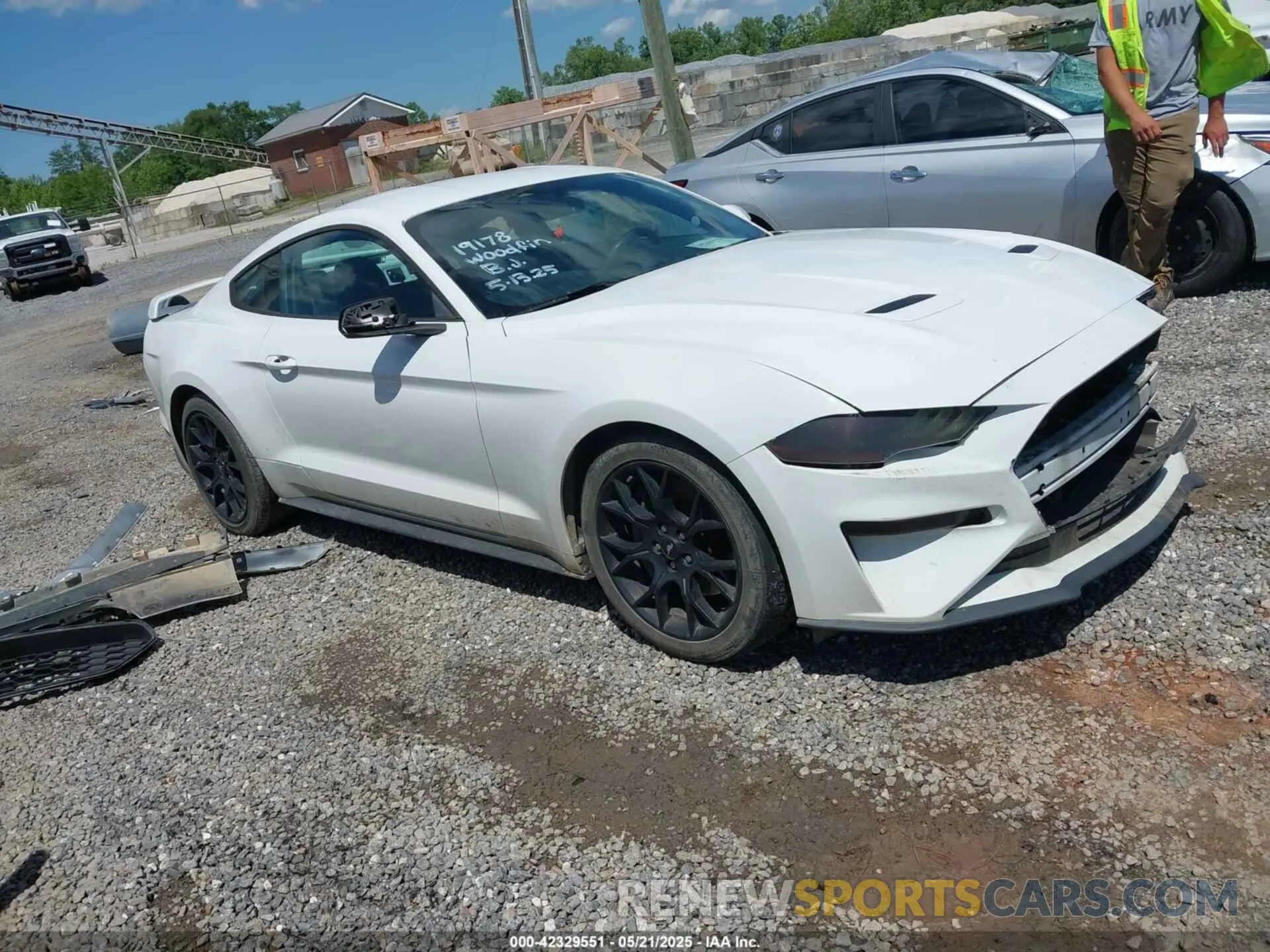 1 Photograph of a damaged car 1FA6P8TH3K5105908 FORD MUSTANG 2019