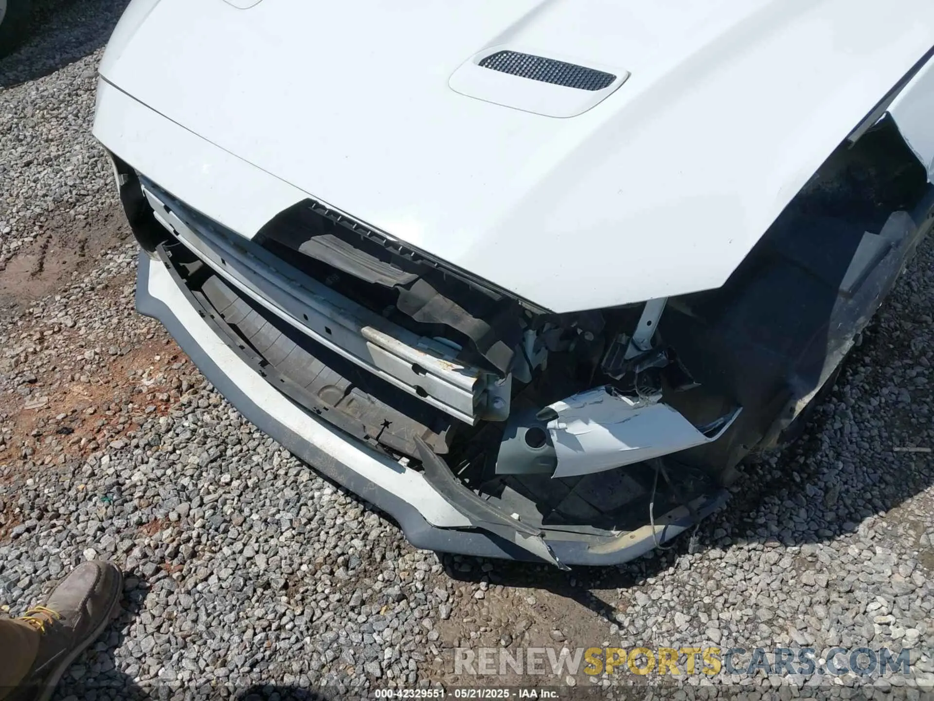 6 Photograph of a damaged car 1FA6P8TH3K5105908 FORD MUSTANG 2019