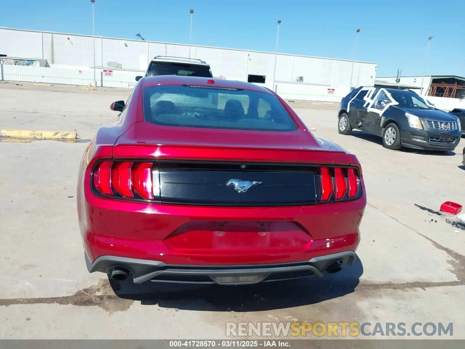 17 Photograph of a damaged car 1FA6P8TH4K5192640 FORD MUSTANG 2019