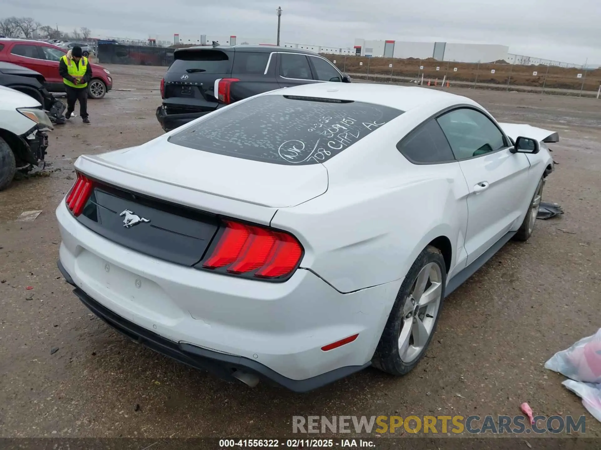 4 Photograph of a damaged car 1FA6P8TH6K5201919 FORD MUSTANG 2019