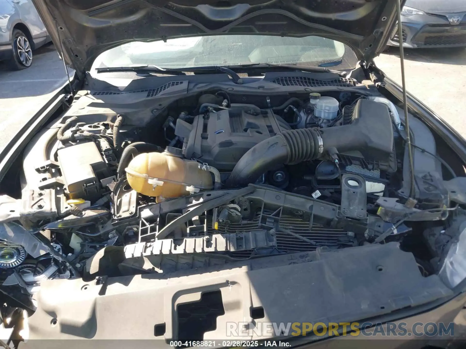 10 Photograph of a damaged car 1FA6P8TH8K5106195 FORD MUSTANG 2019