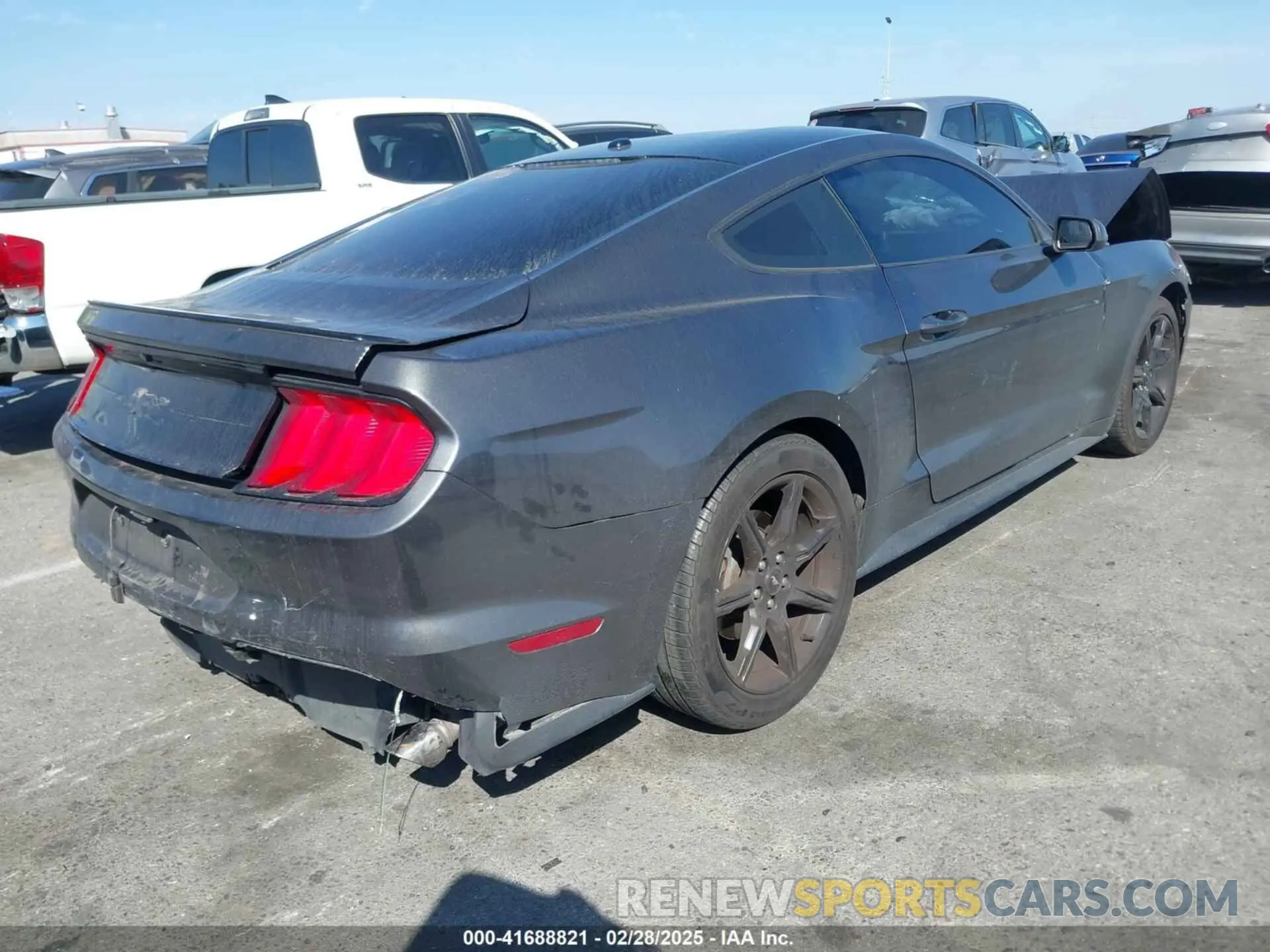 4 Photograph of a damaged car 1FA6P8TH8K5106195 FORD MUSTANG 2019