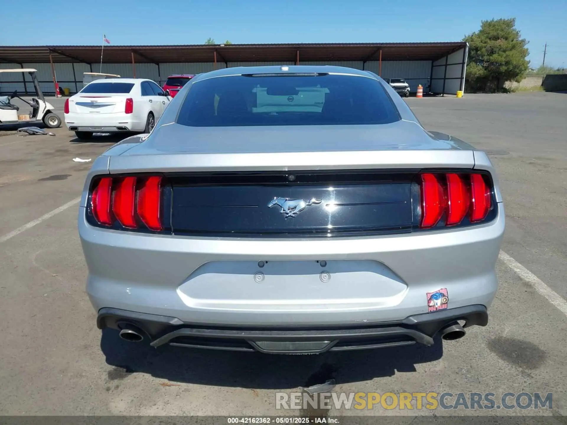 17 Photograph of a damaged car 1FA6P8TH8K5194620 FORD MUSTANG 2019