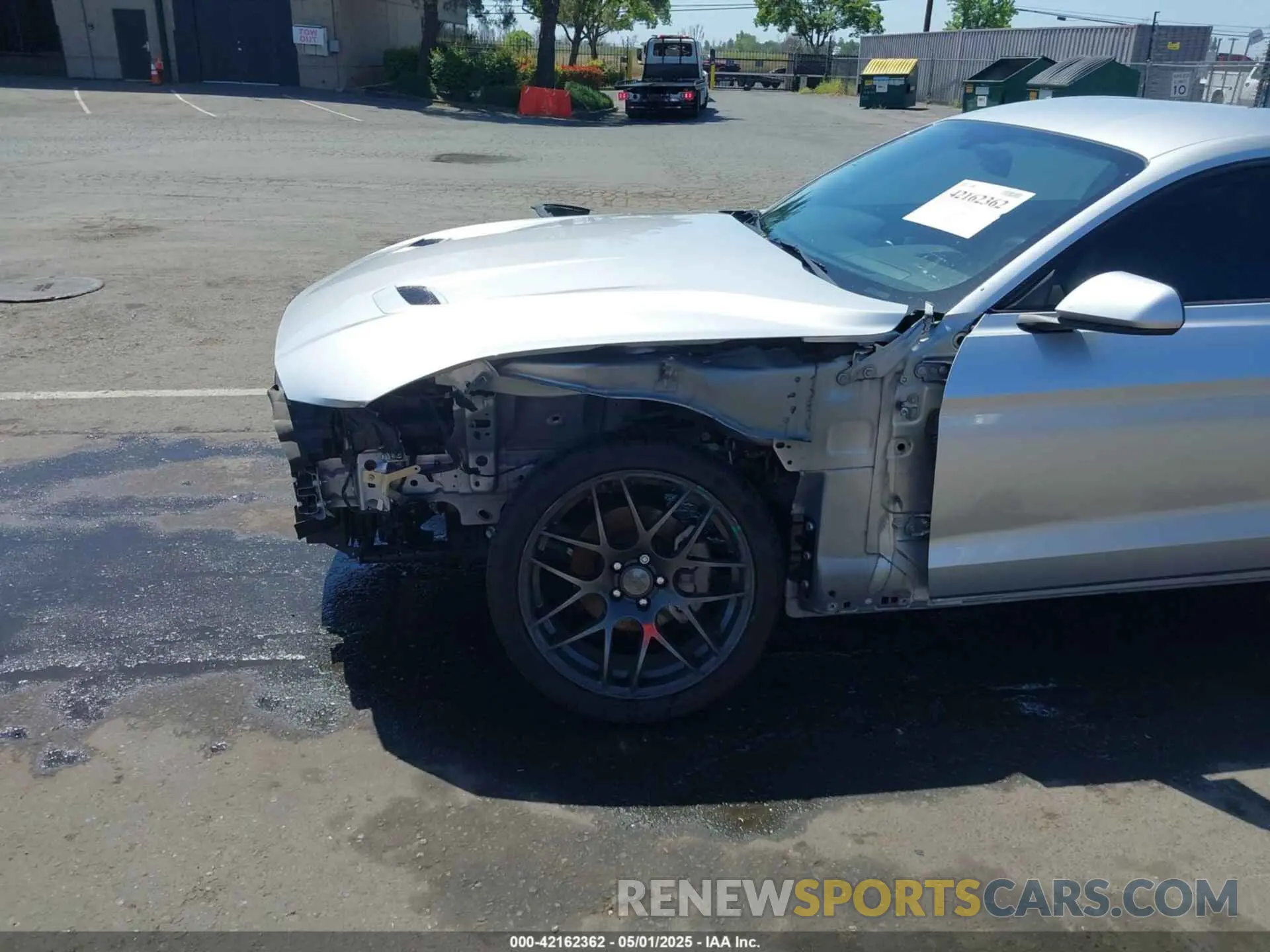 18 Photograph of a damaged car 1FA6P8TH8K5194620 FORD MUSTANG 2019